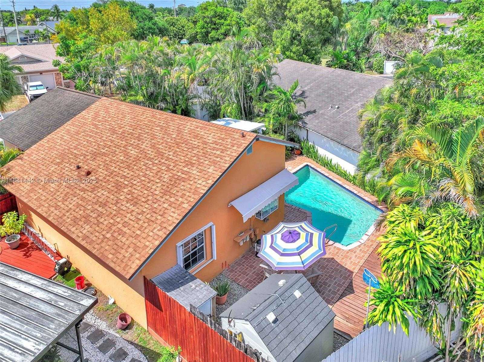 Small Image of 5660 SOUTH WEST 99TH LN, Cooper City Number 27
