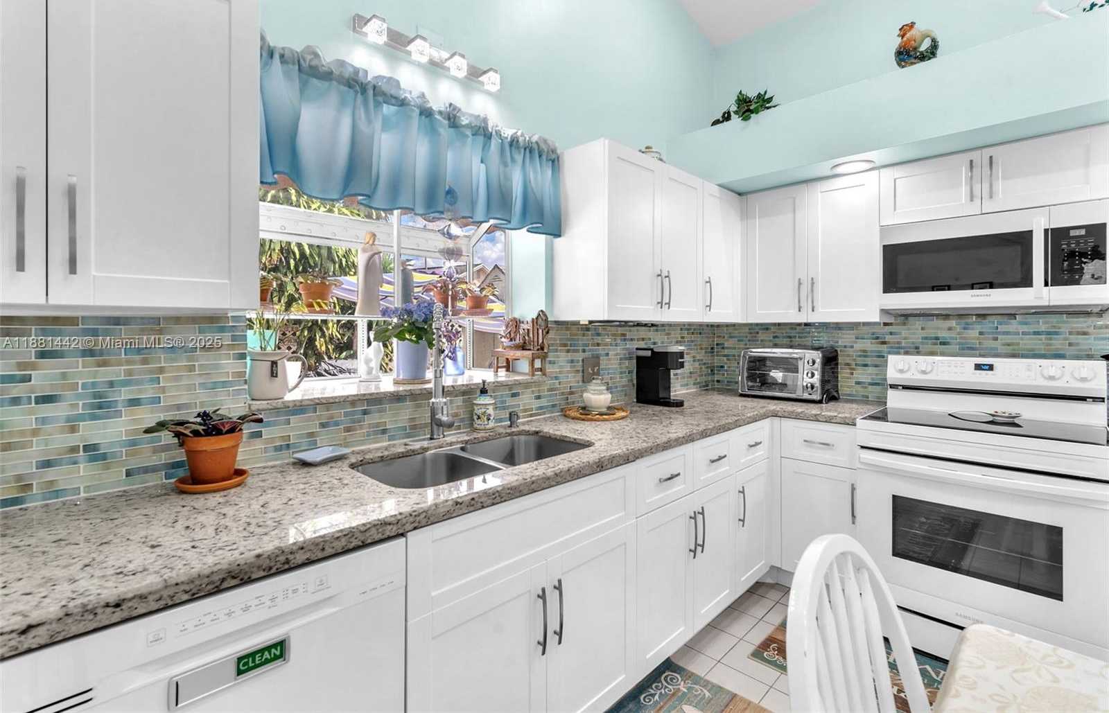 Small Image of 5660 SOUTH WEST 99TH LN, Cooper City Number 8