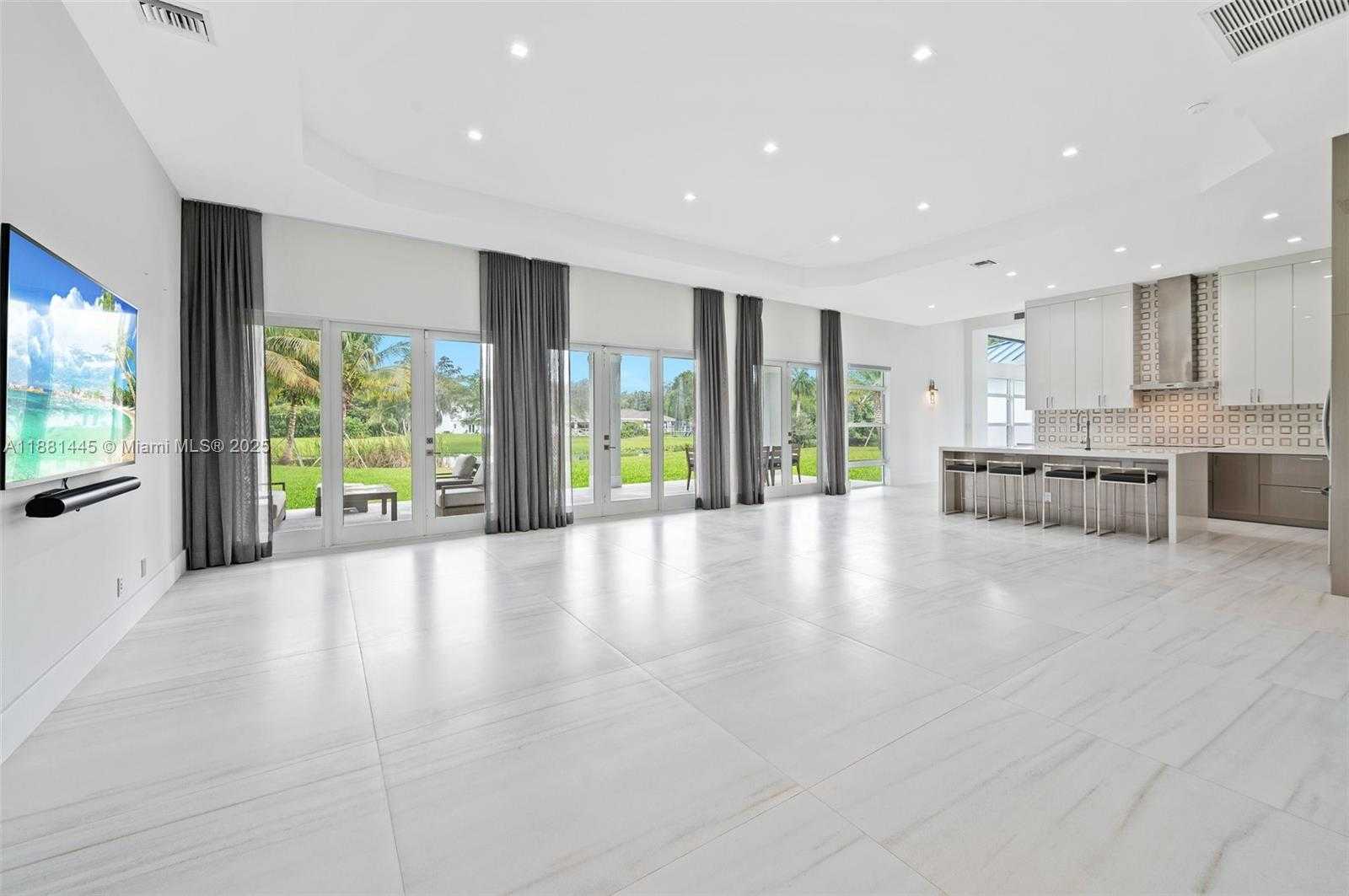Small Image of 2400 SOUTH WEST 112TH AVE, Davie Number 13
