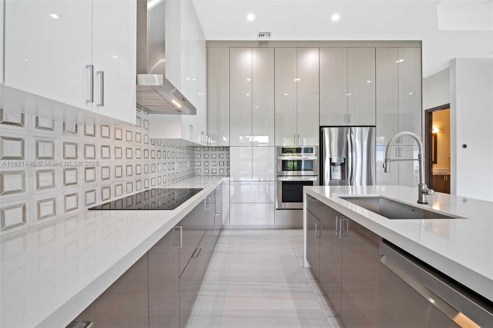 Small Image of 2400 SOUTH WEST 112TH AVE, Davie Number 18
