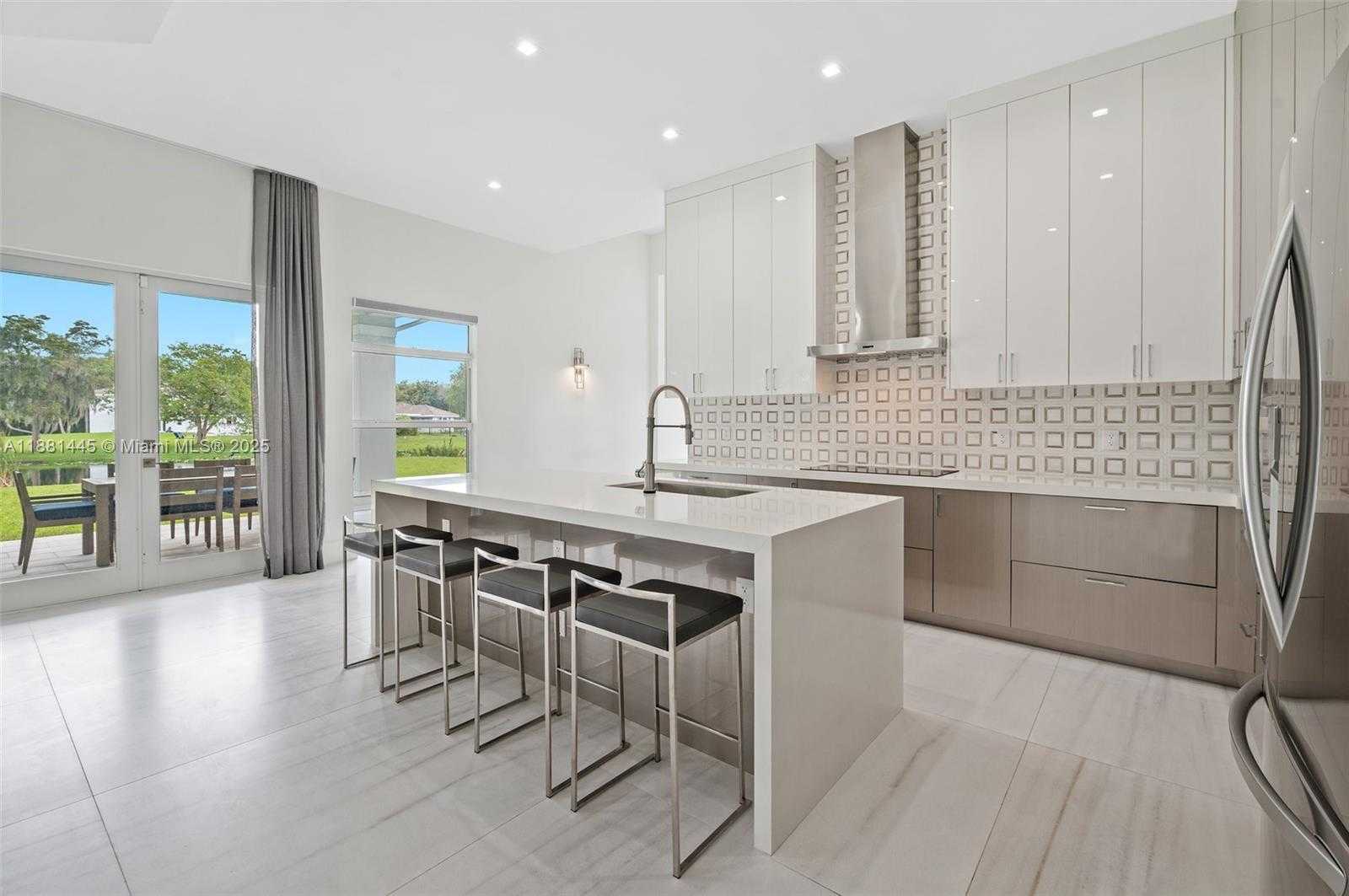 Small Image of 2400 SOUTH WEST 112TH AVE, Davie Number 19