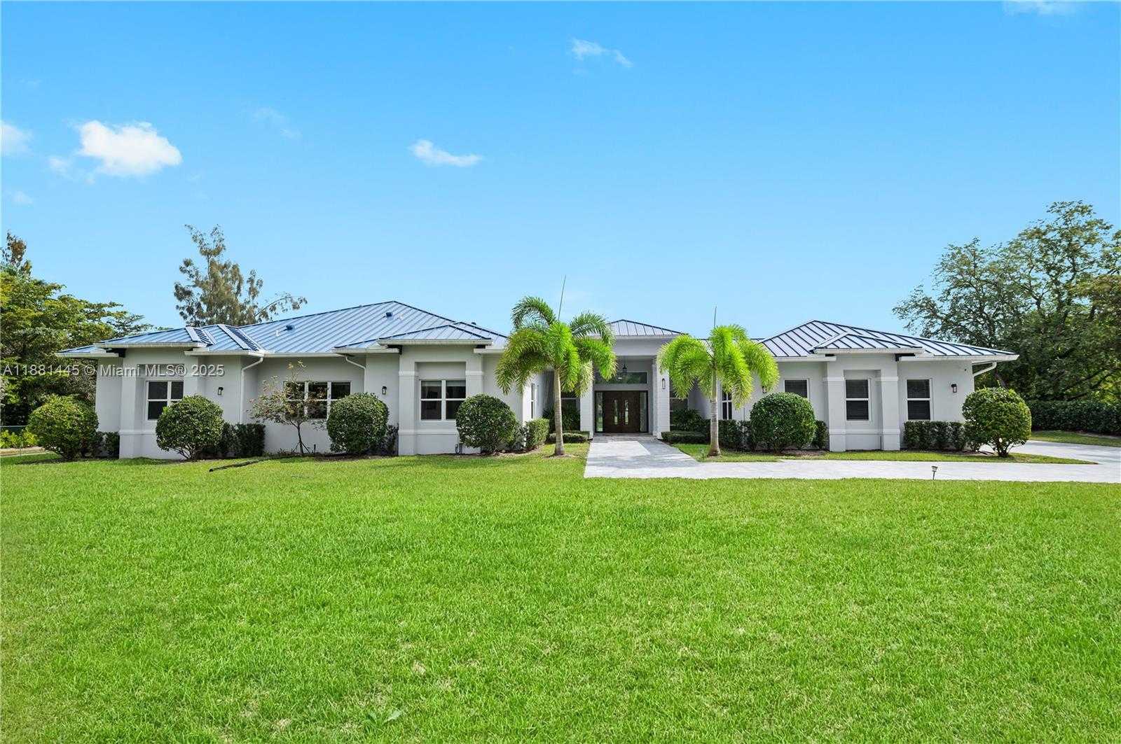 Small Image of 2400 SOUTH WEST 112TH AVE, Davie Number 2