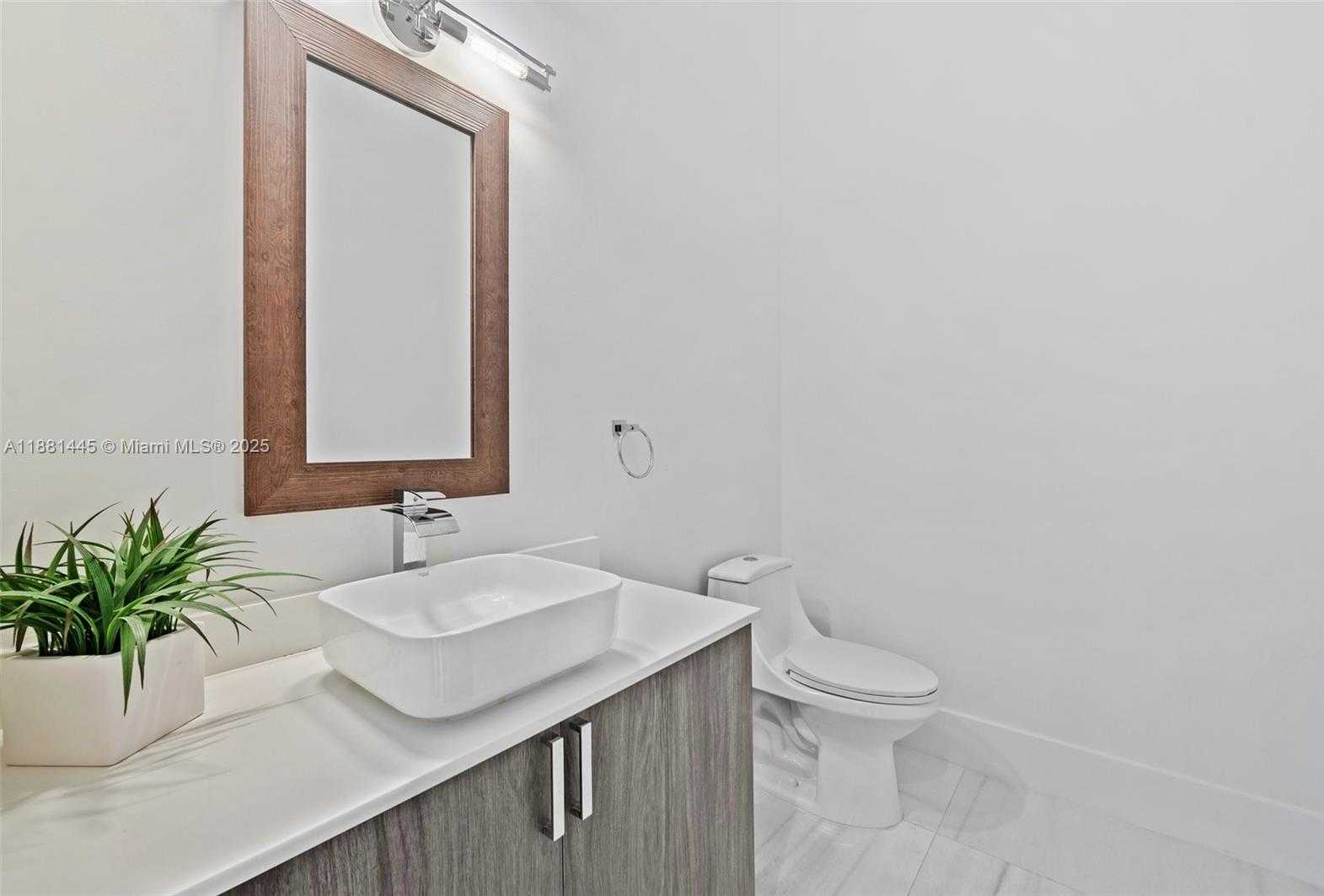 Small Image of 2400 SOUTH WEST 112TH AVE, Davie Number 23