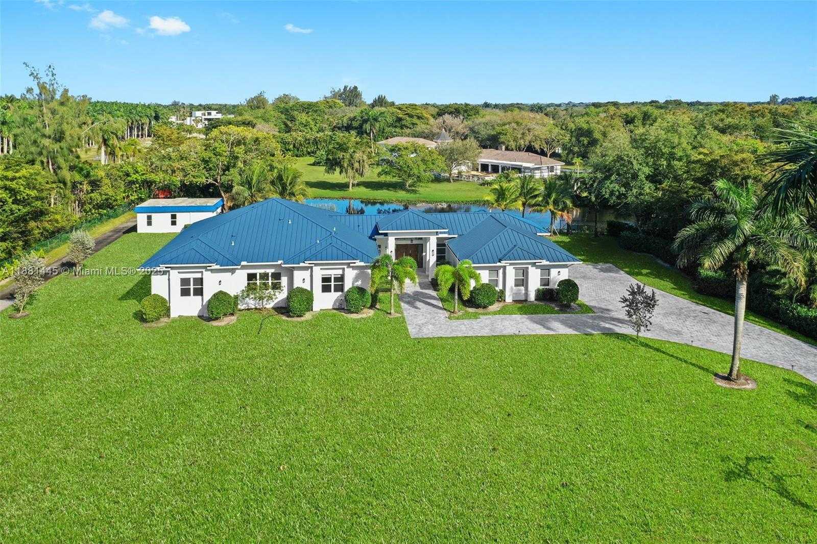 Small Image of 2400 SOUTH WEST 112TH AVE, Davie Number 3