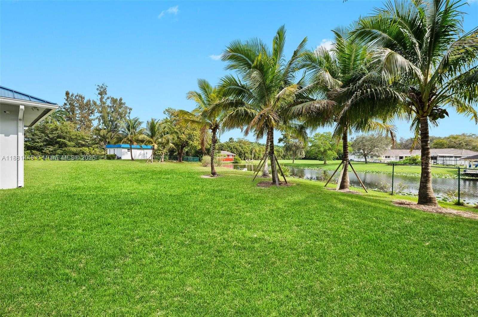 Small Image of 2400 SOUTH WEST 112TH AVE, Davie Number 52