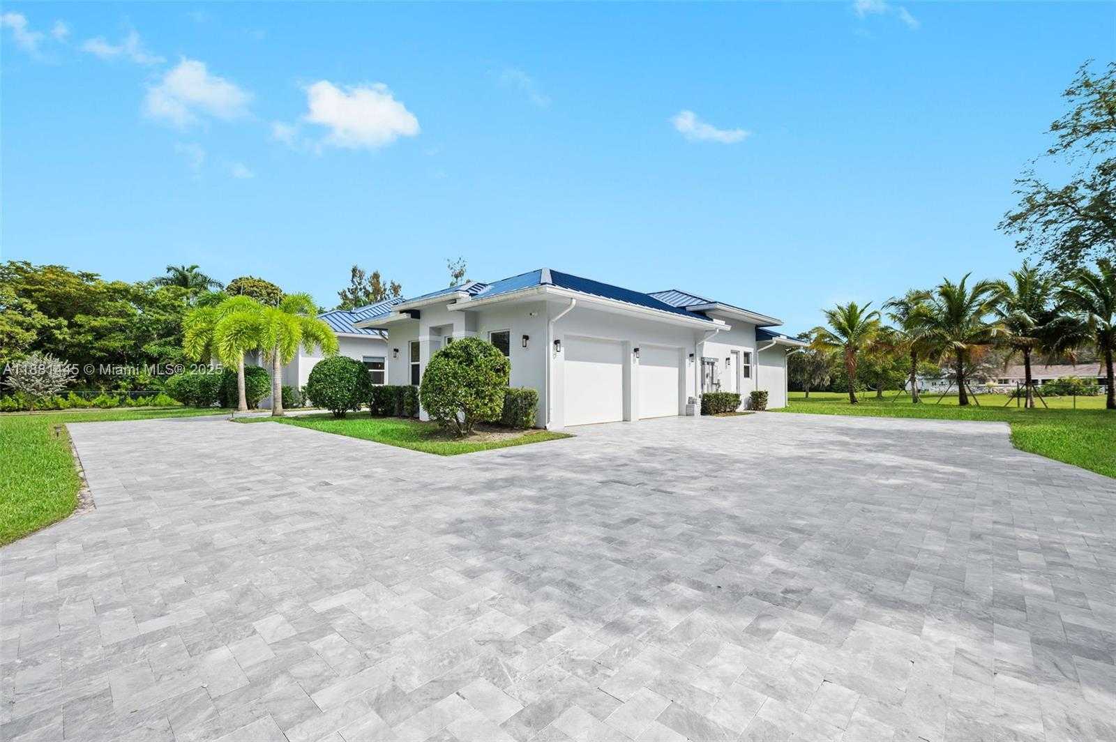 Small Image of 2400 SOUTH WEST 112TH AVE, Davie Number 7