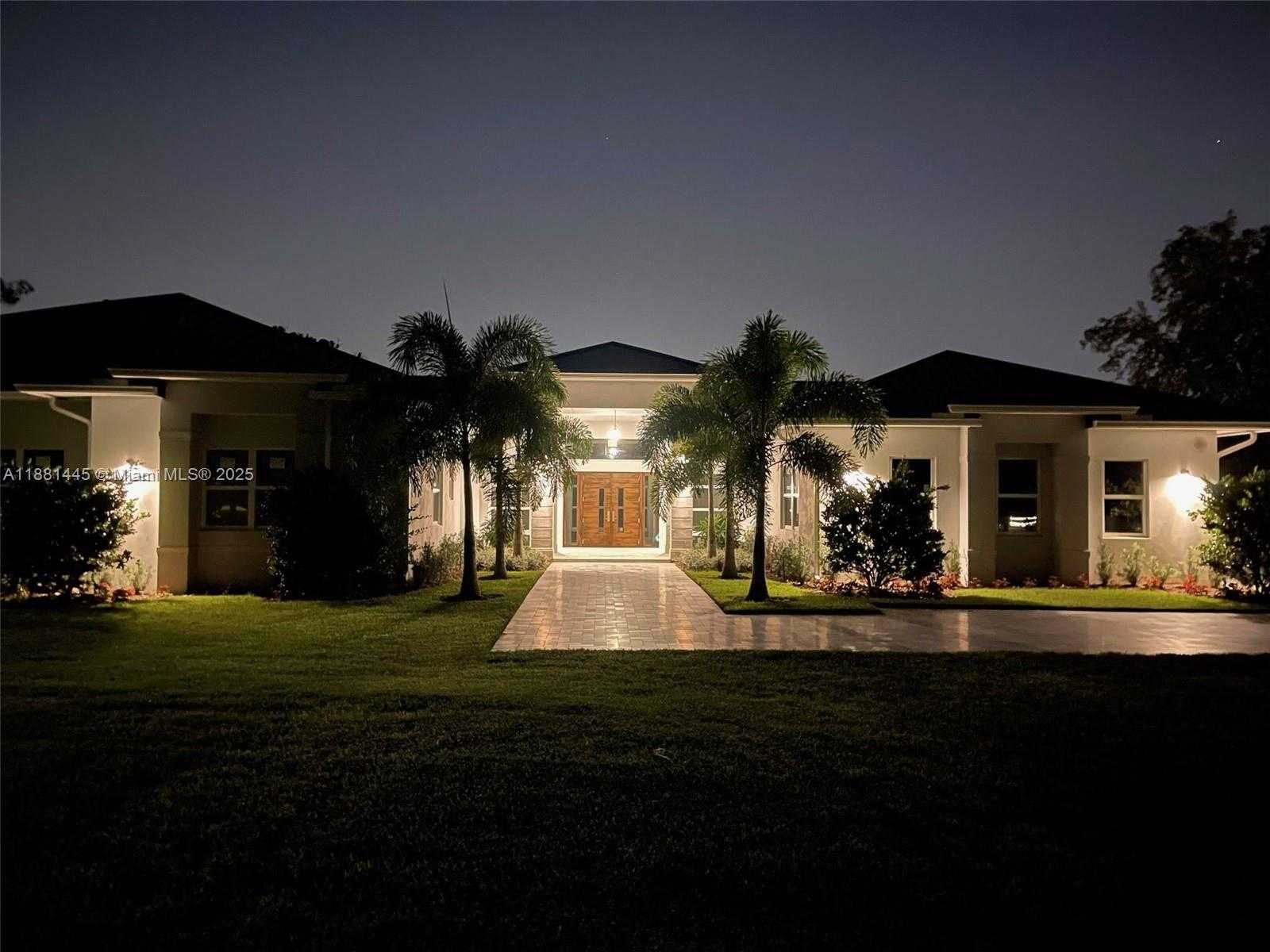 Small Image of 2400 SOUTH WEST 112TH AVE, Davie Number 8
