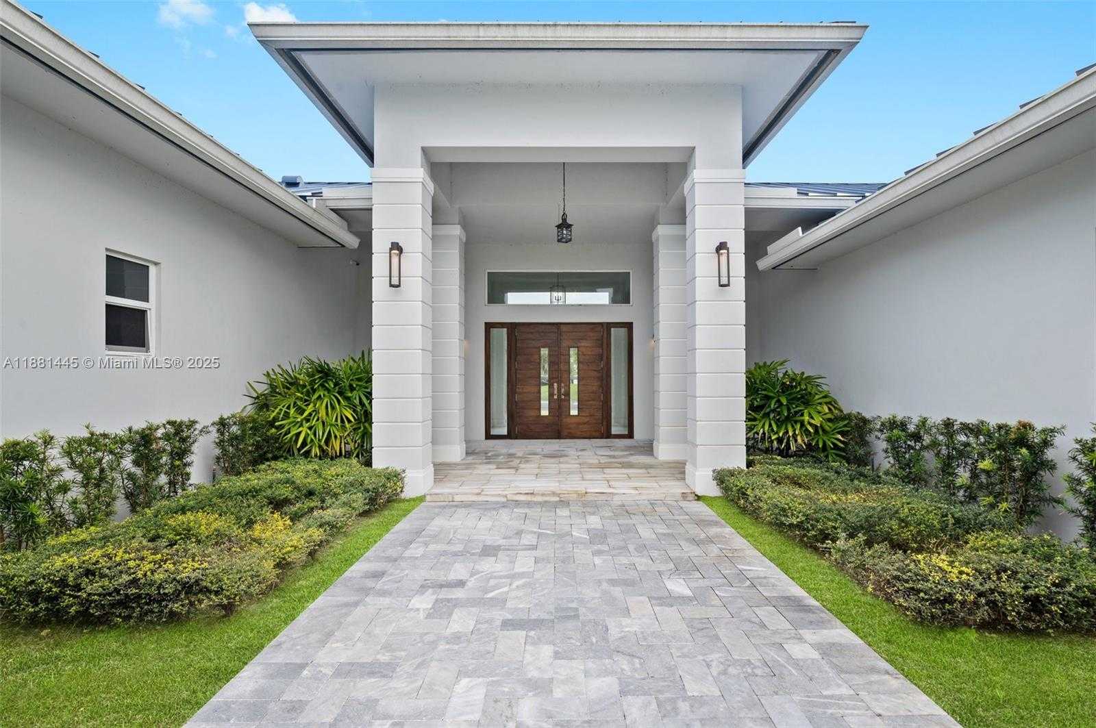 Small Image of 2400 SOUTH WEST 112TH AVE, Davie Number 9