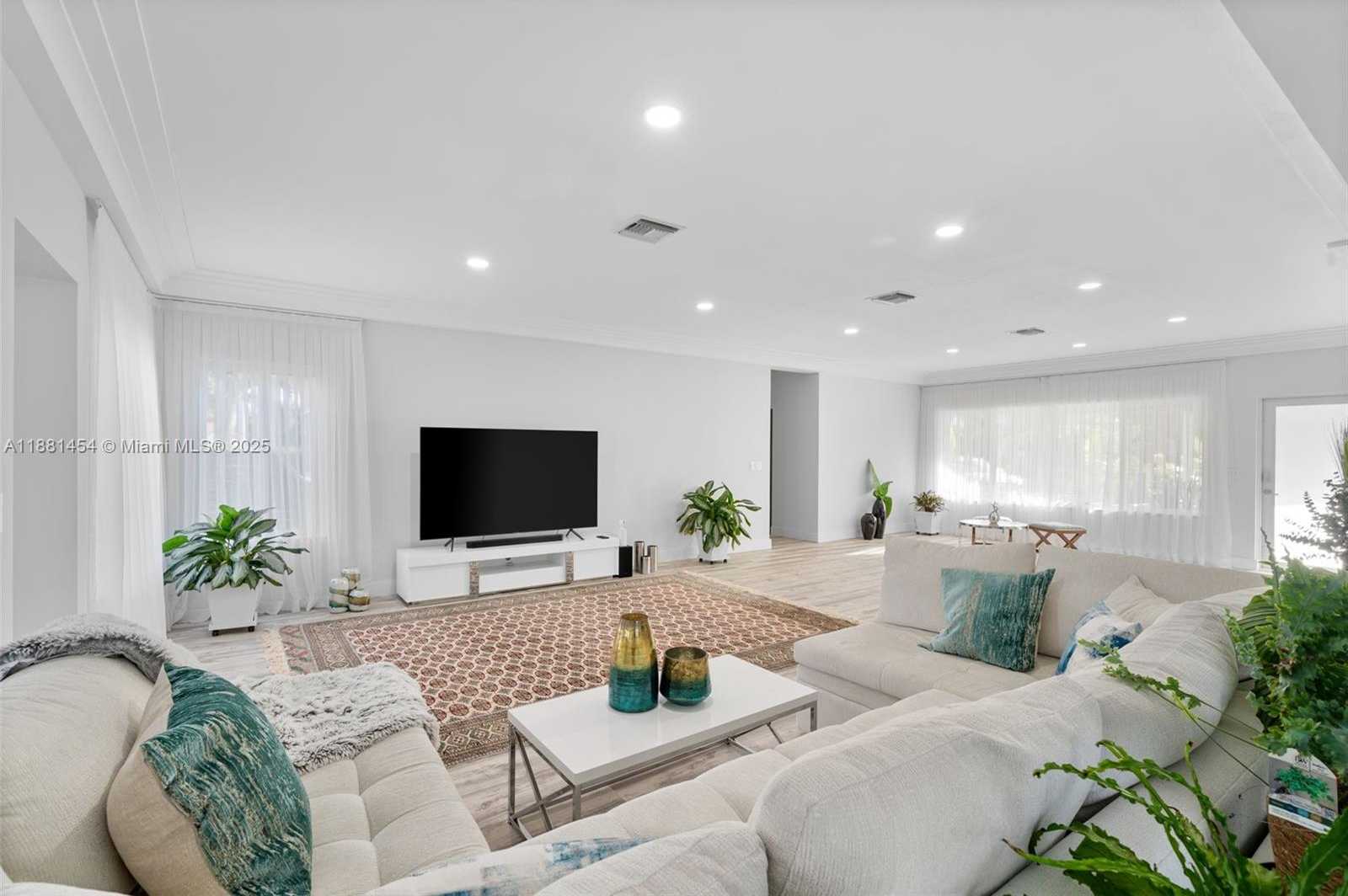 Small Image of 1155 TYLER ST, Hollywood Number 10