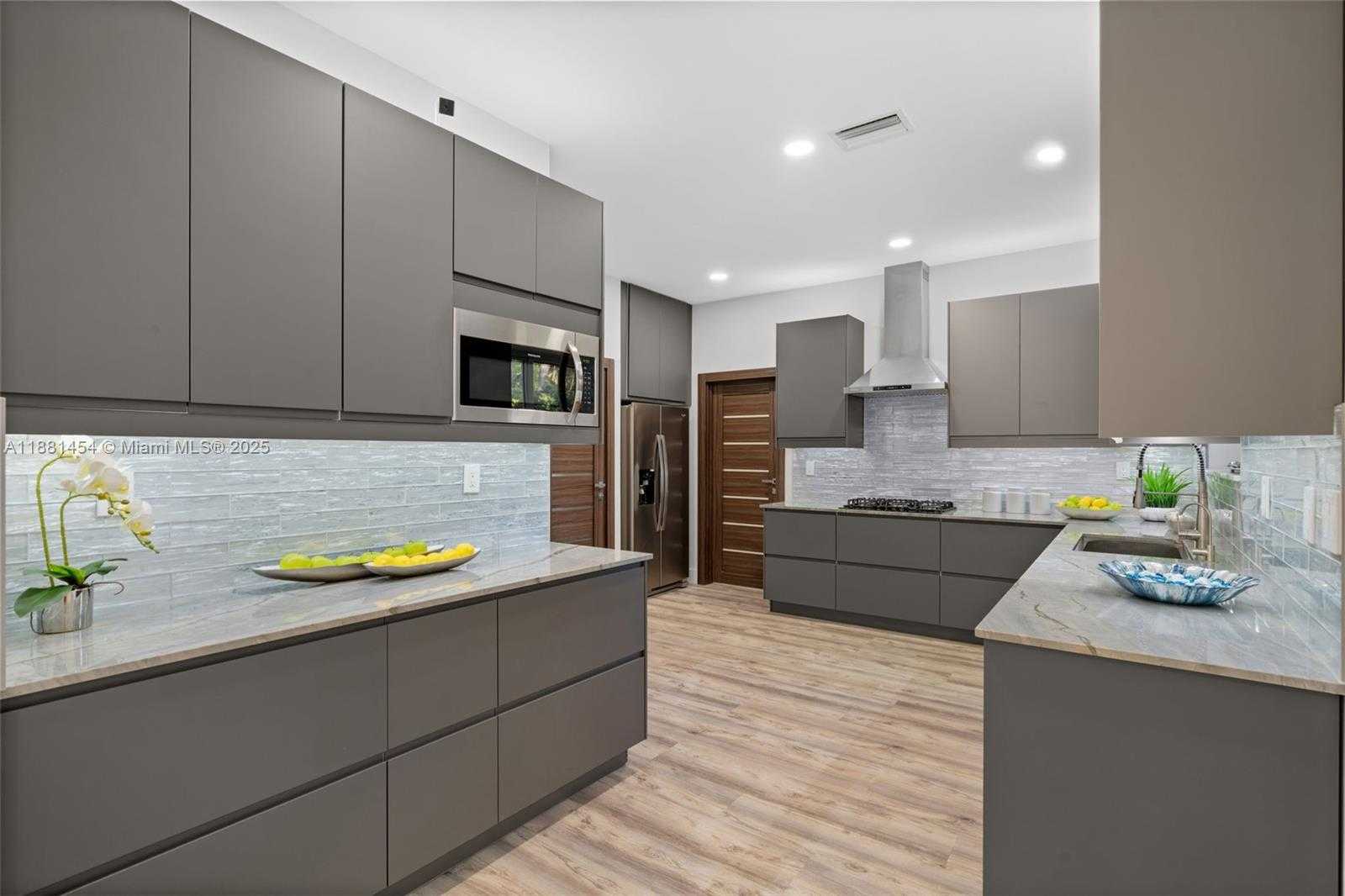 Small Image of 1155 TYLER ST, Hollywood Number 14