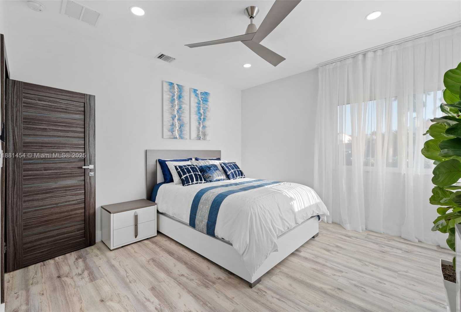 Small Image of 1155 TYLER ST, Hollywood Number 19