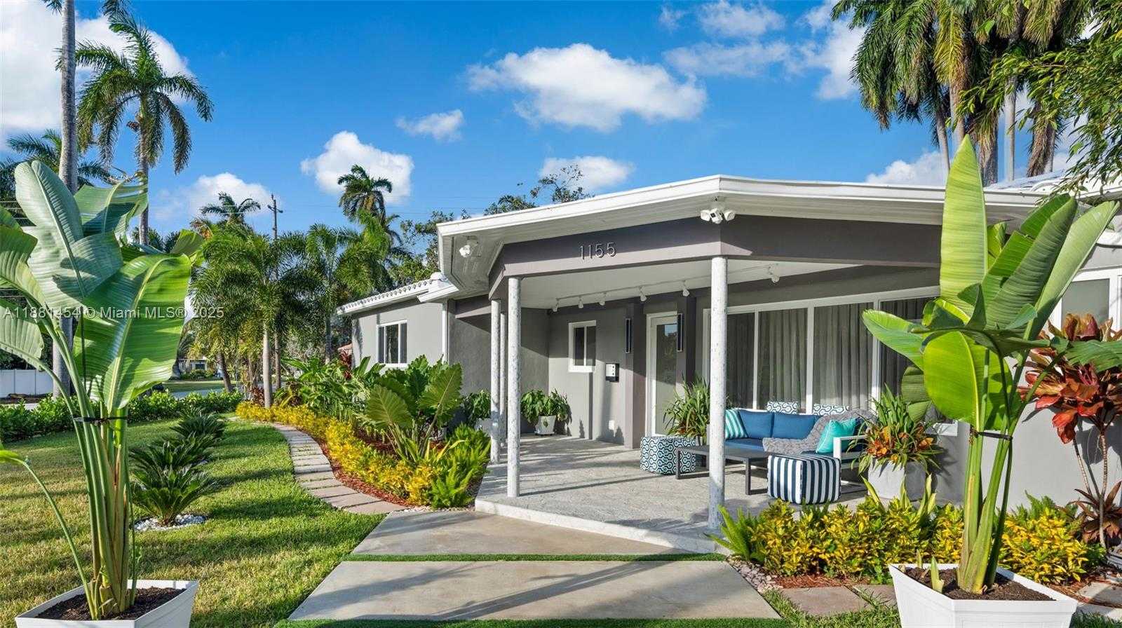 Small Image of 1155 TYLER ST, Hollywood Number 2