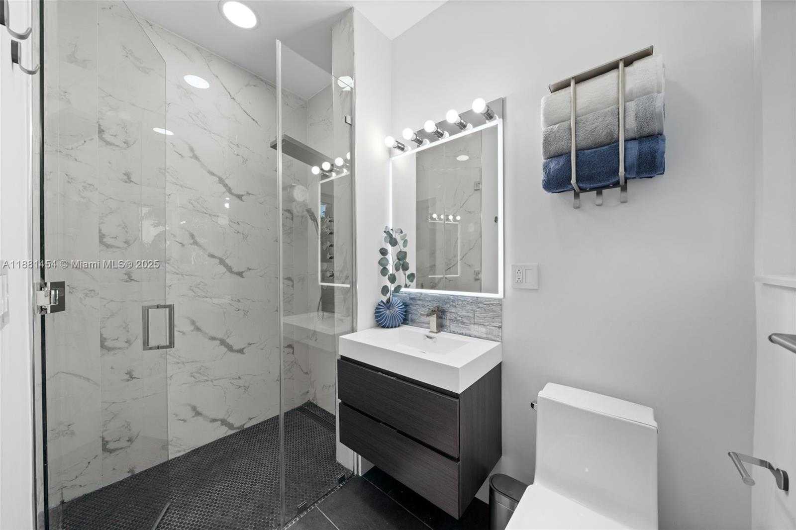 Small Image of 1155 TYLER ST, Hollywood Number 21