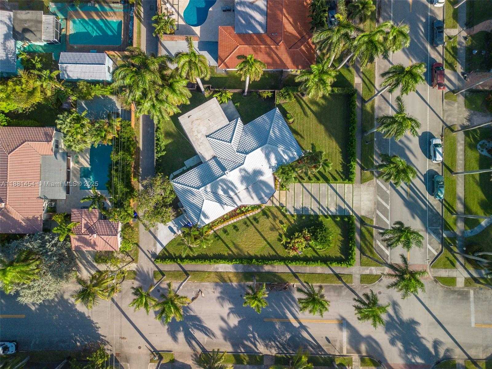 Small Image of 1155 TYLER ST, Hollywood Number 26
