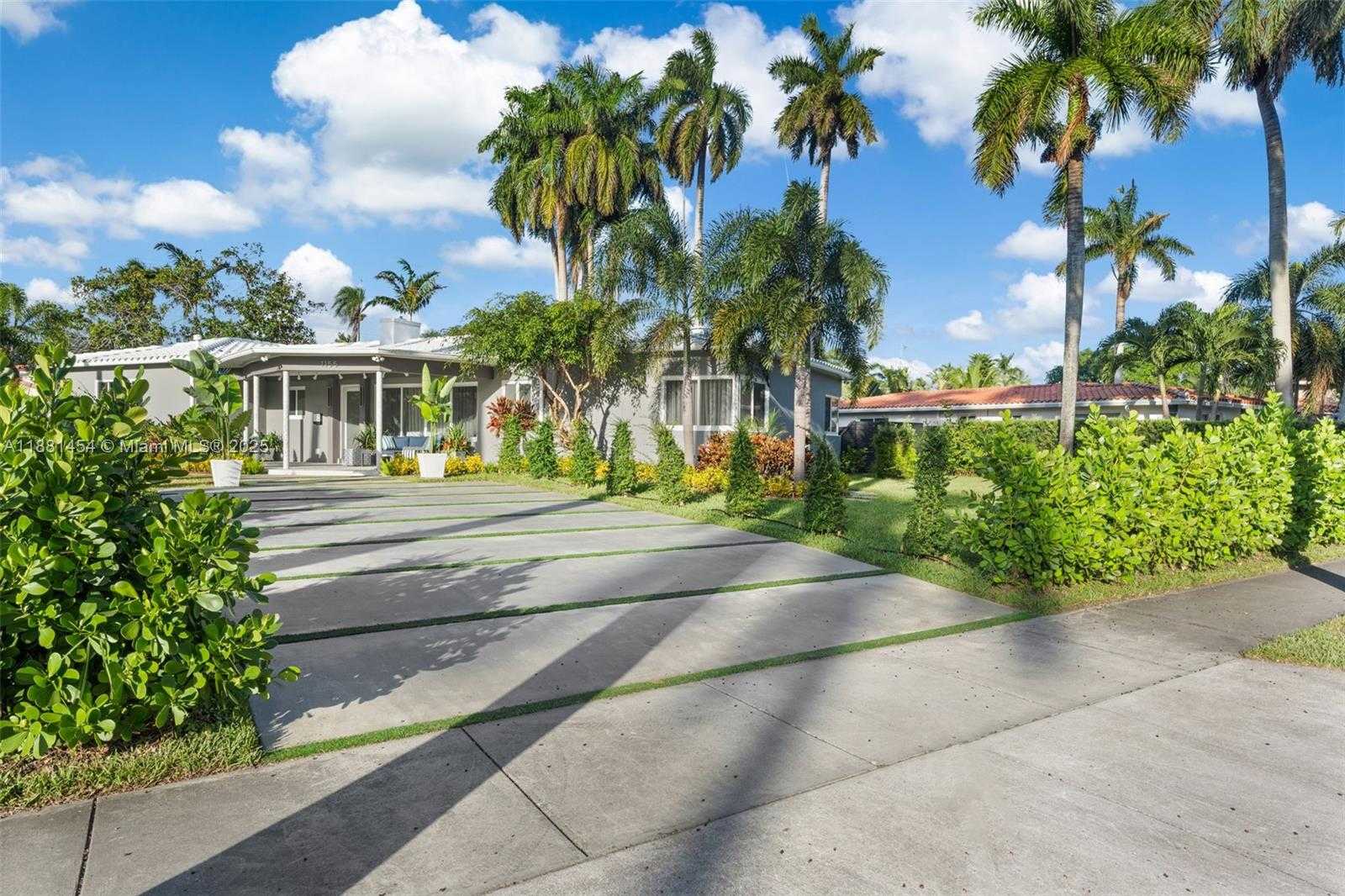 Small Image of 1155 TYLER ST, Hollywood Number 3