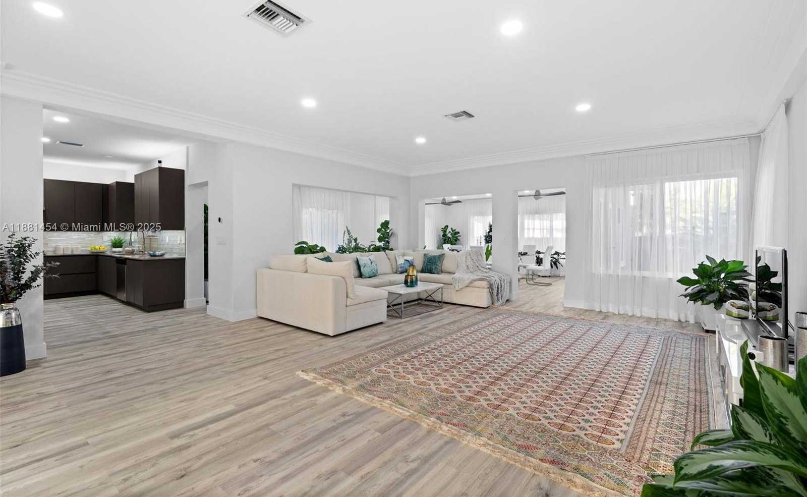 Small Image of 1155 TYLER ST, Hollywood Number 6
