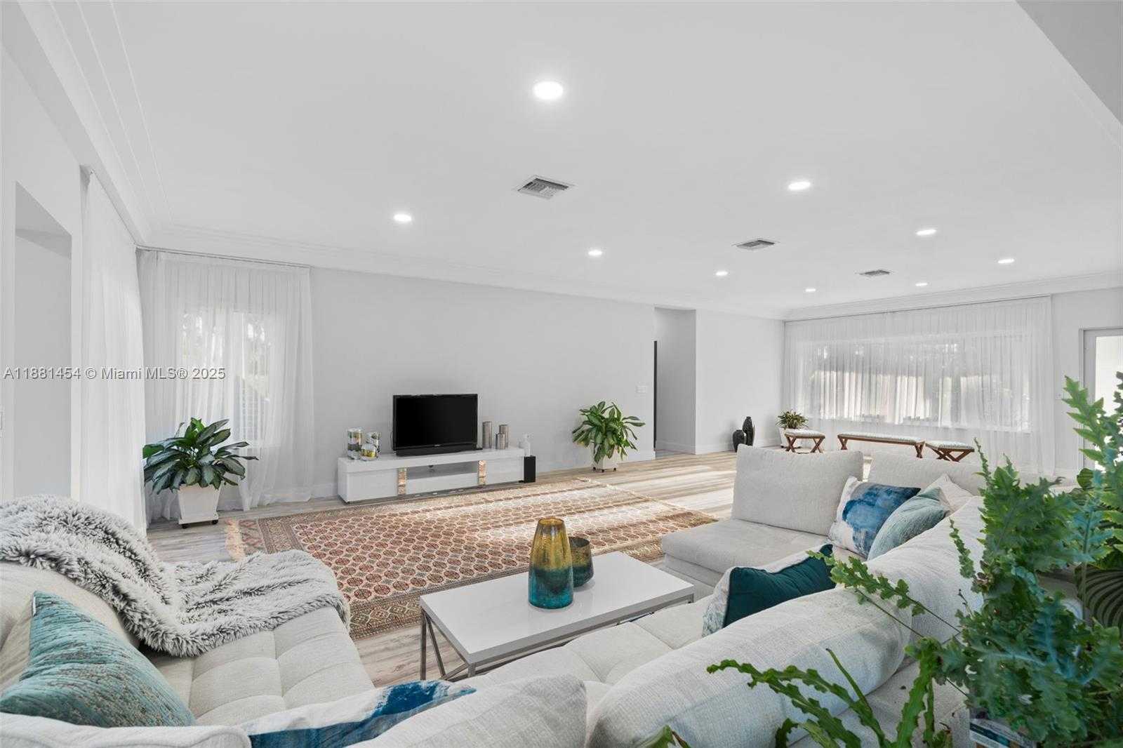 Small Image of 1155 TYLER ST, Hollywood Number 7