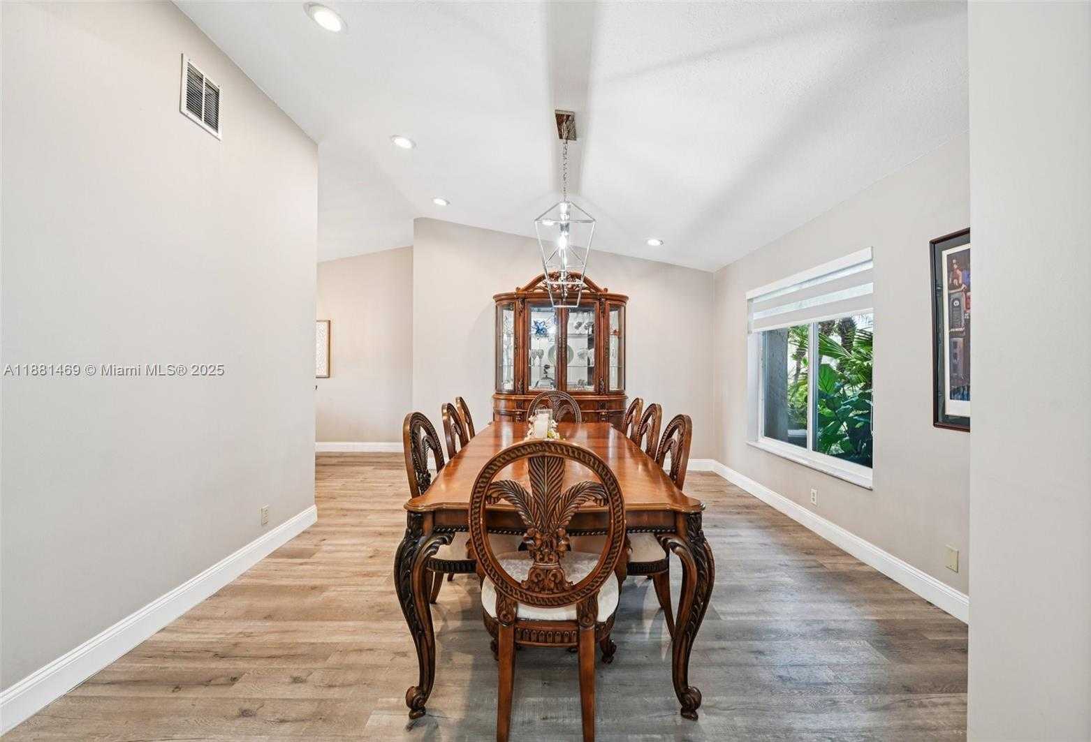 Small Image of 5610 WINDOVER WAY, Davie Number 17