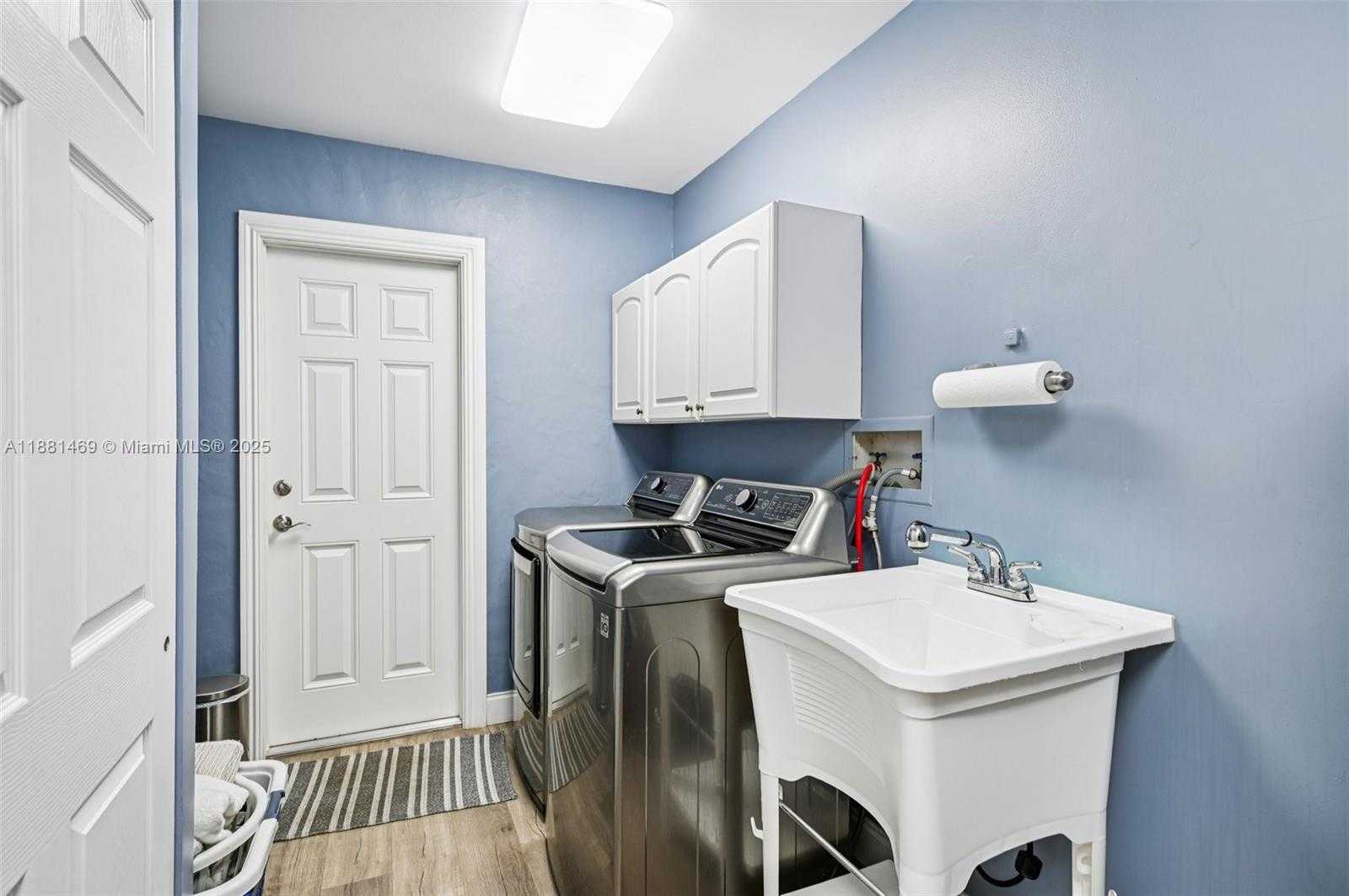 Small Image of 5610 WINDOVER WAY, Davie Number 19
