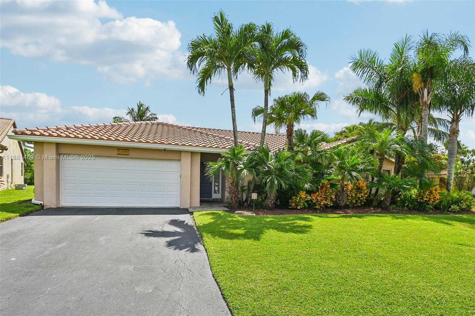 Small Image of 5610 WINDOVER WAY, Davie Number 2