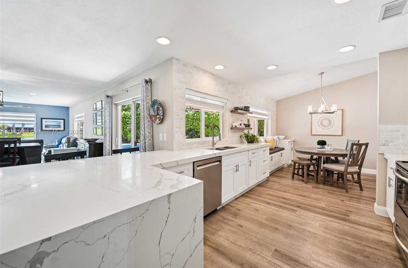 Small Image of 5610 WINDOVER WAY, Davie Number 3