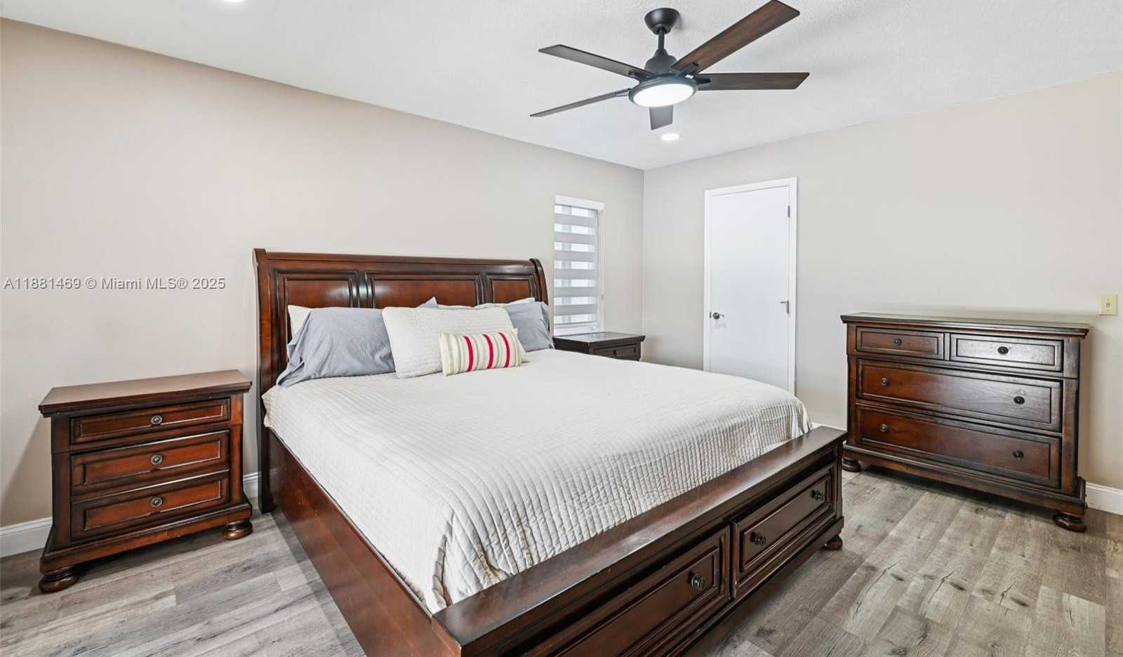 Small Image of 5610 WINDOVER WAY, Davie Number 32