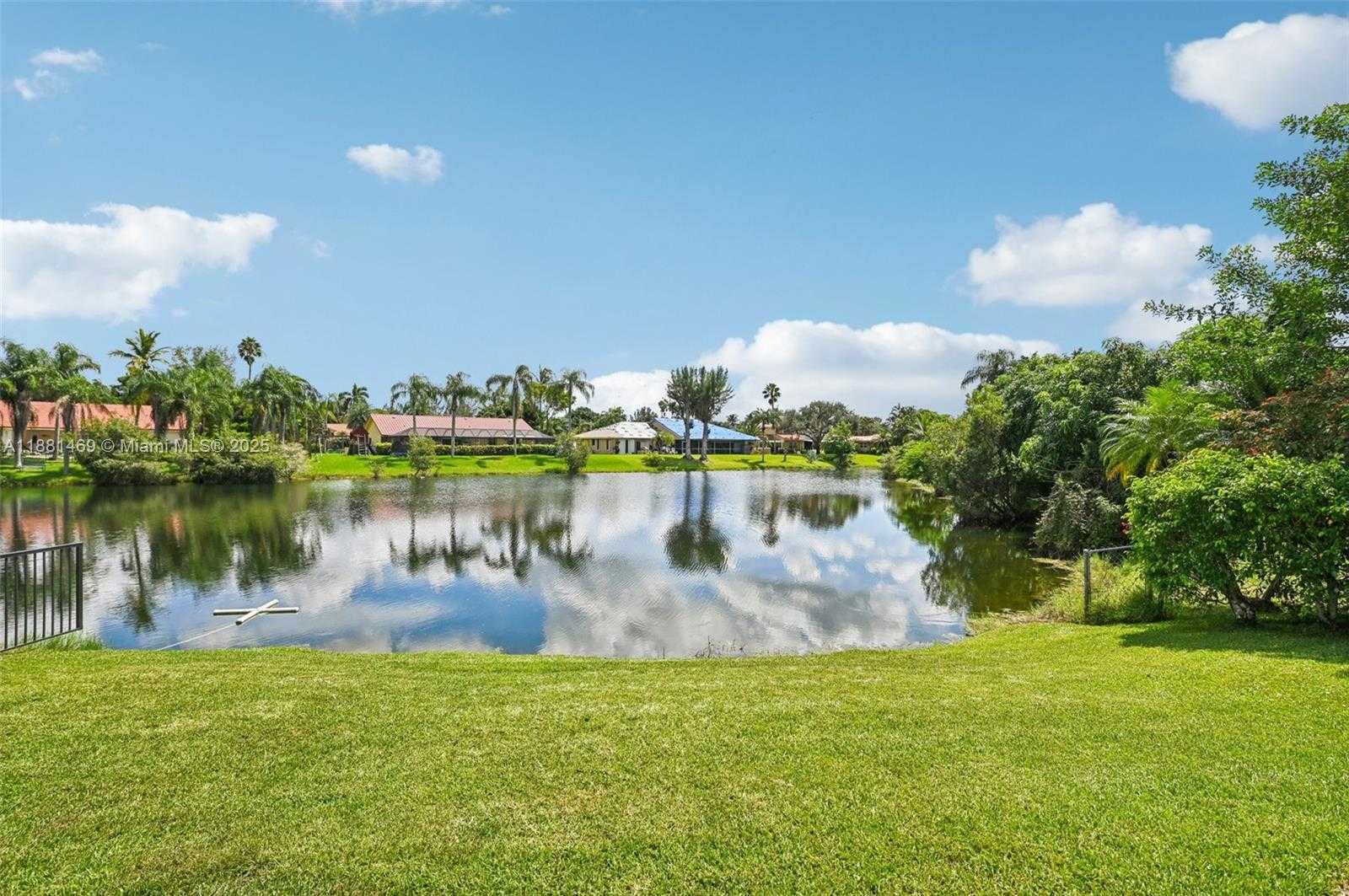 Small Image of 5610 WINDOVER WAY, Davie Number 46