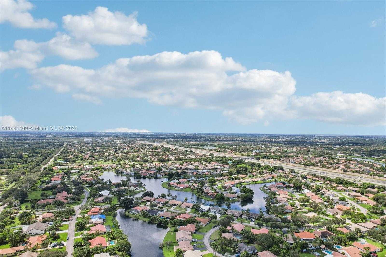 Small Image of 5610 WINDOVER WAY, Davie Number 56