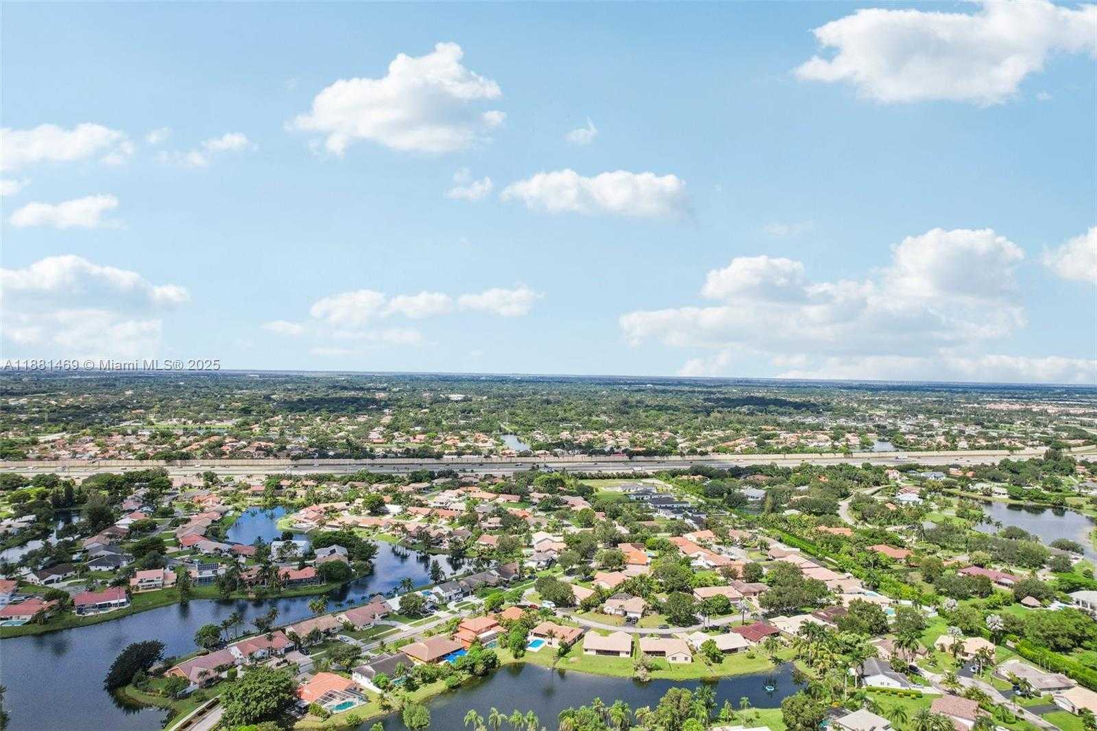 Small Image of 5610 WINDOVER WAY, Davie Number 57