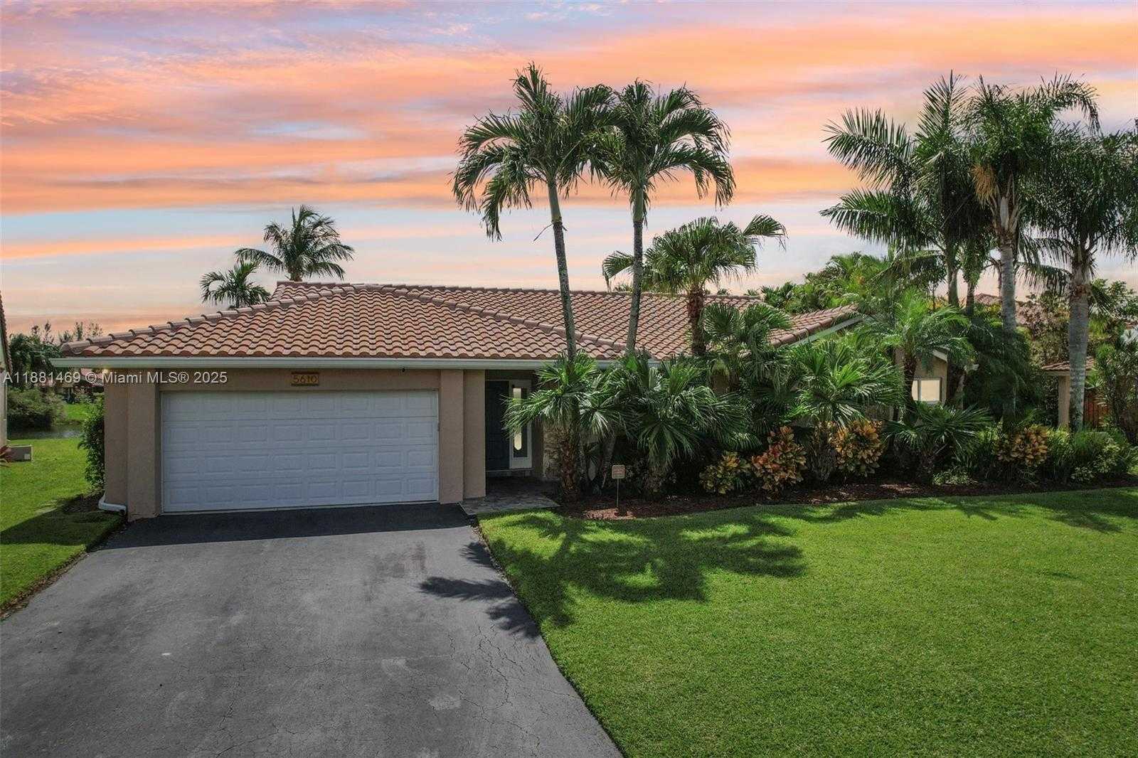 Small Image of 5610 WINDOVER WAY, Davie Number 68
