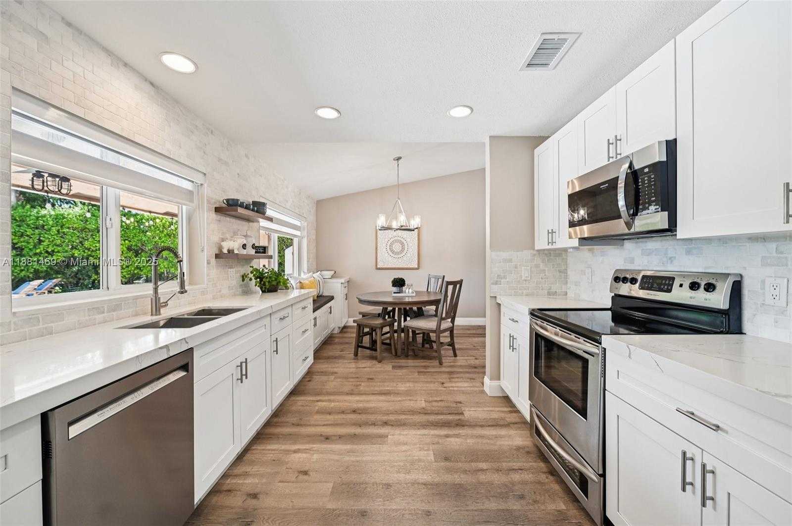 Small Image of 5610 WINDOVER WAY, Davie Number 7