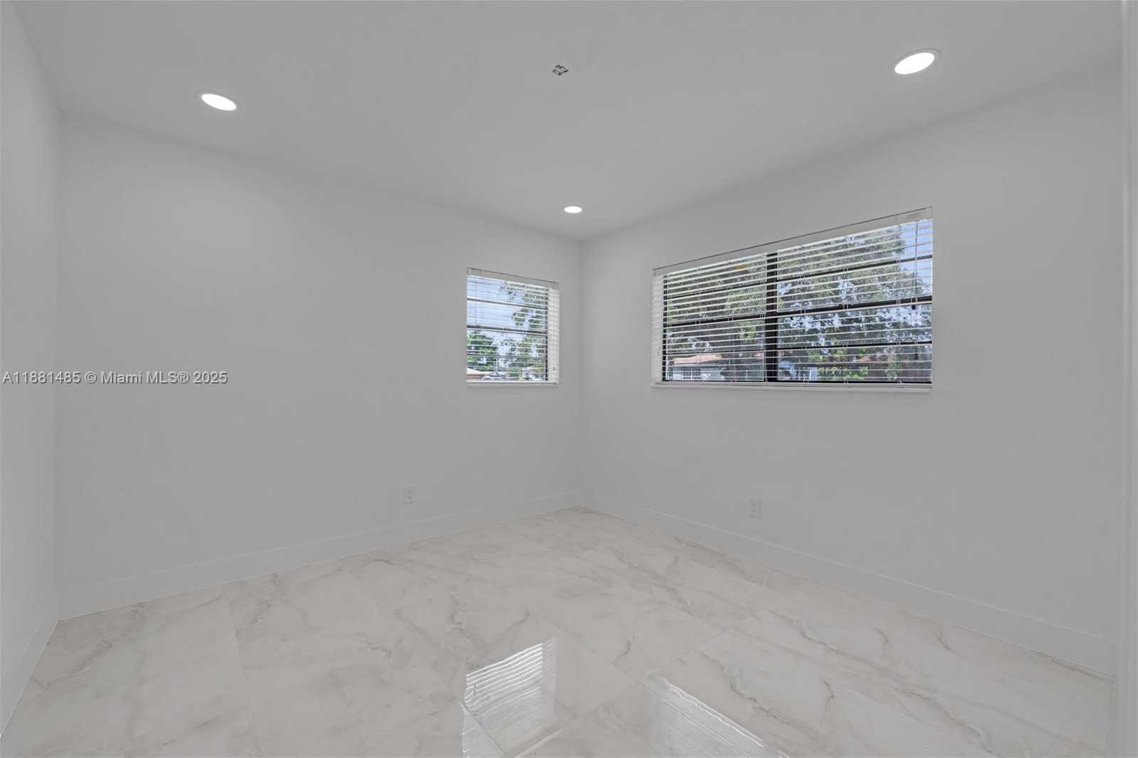 Small Image of 2960 NORTH WEST 165TH ST, Miami Gardens Number 12