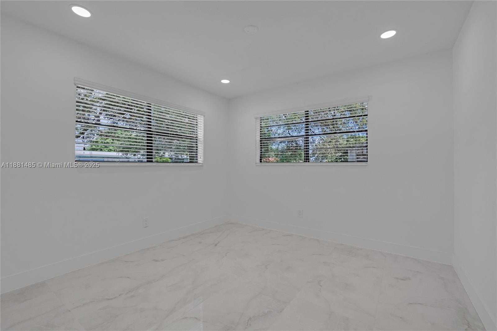 Small Image of 2960 NORTH WEST 165TH ST, Miami Gardens Number 13