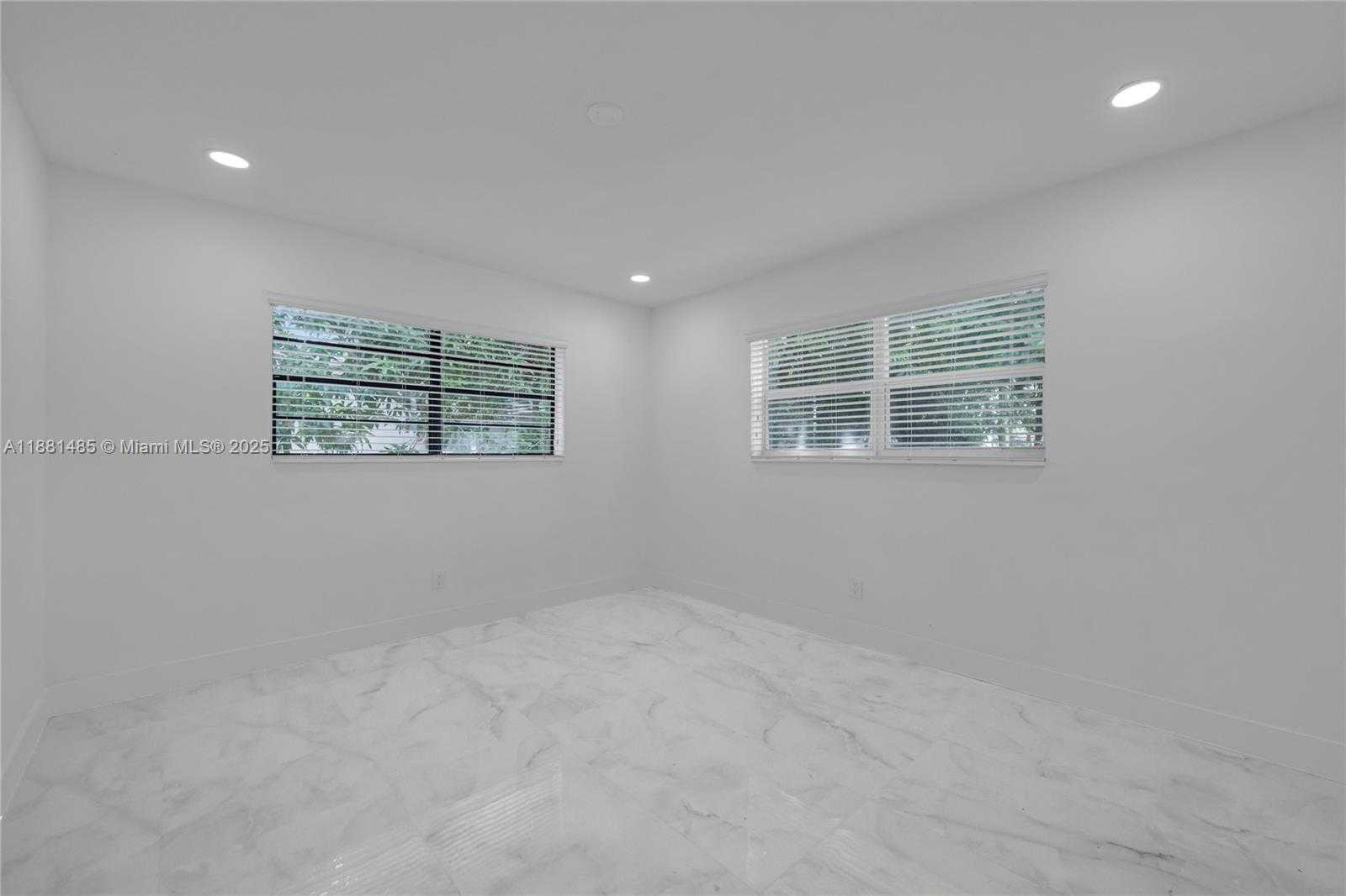 Small Image of 2960 NORTH WEST 165TH ST, Miami Gardens Number 14