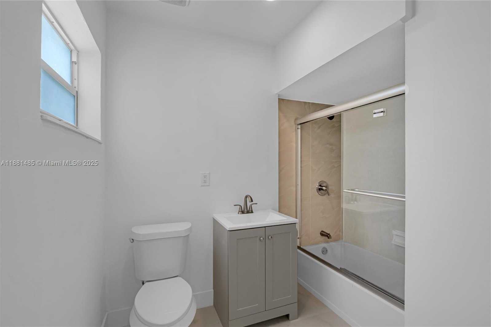 Small Image of 2960 NORTH WEST 165TH ST, Miami Gardens Number 18