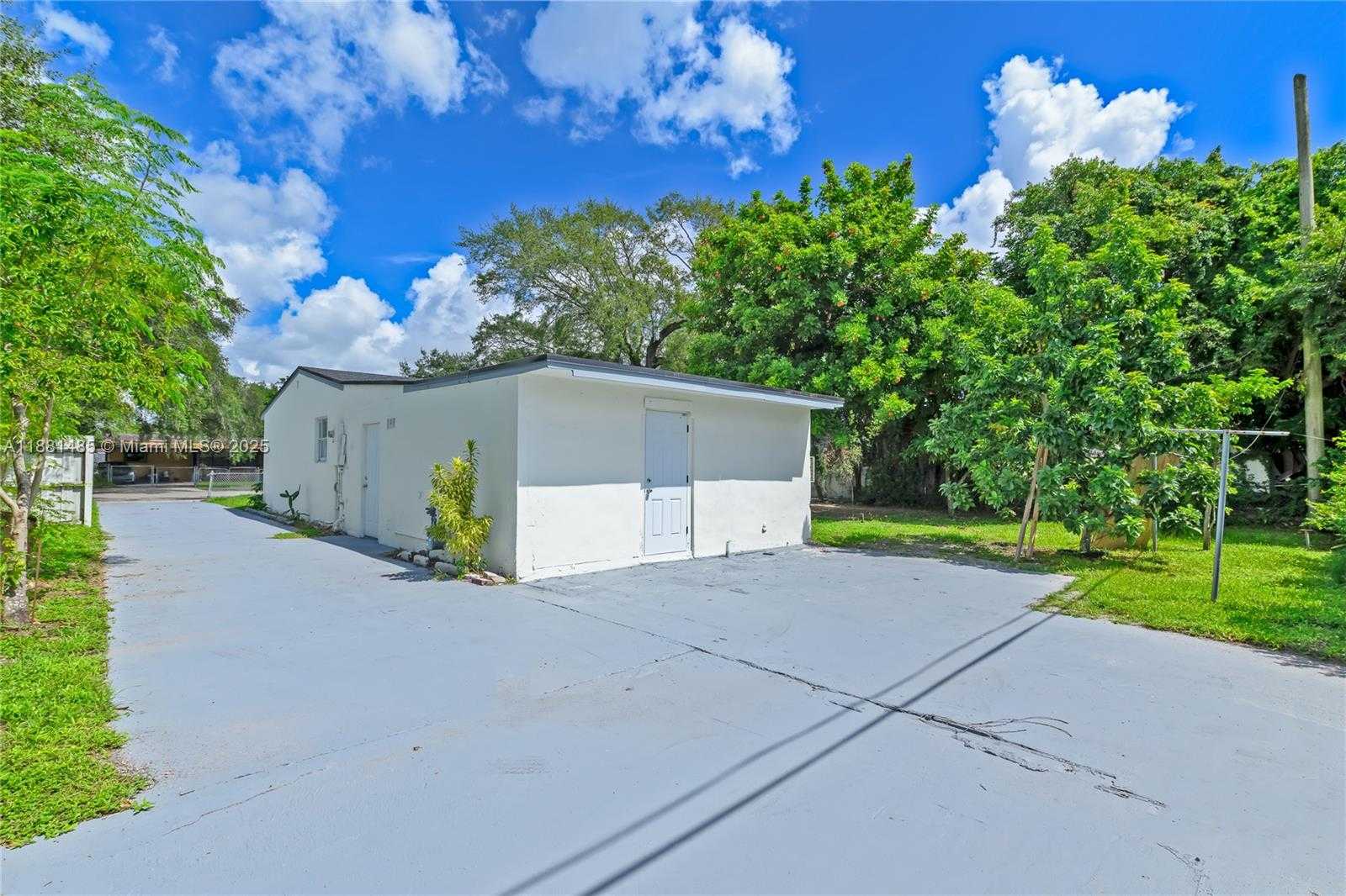 Small Image of 2960 NORTH WEST 165TH ST, Miami Gardens Number 20
