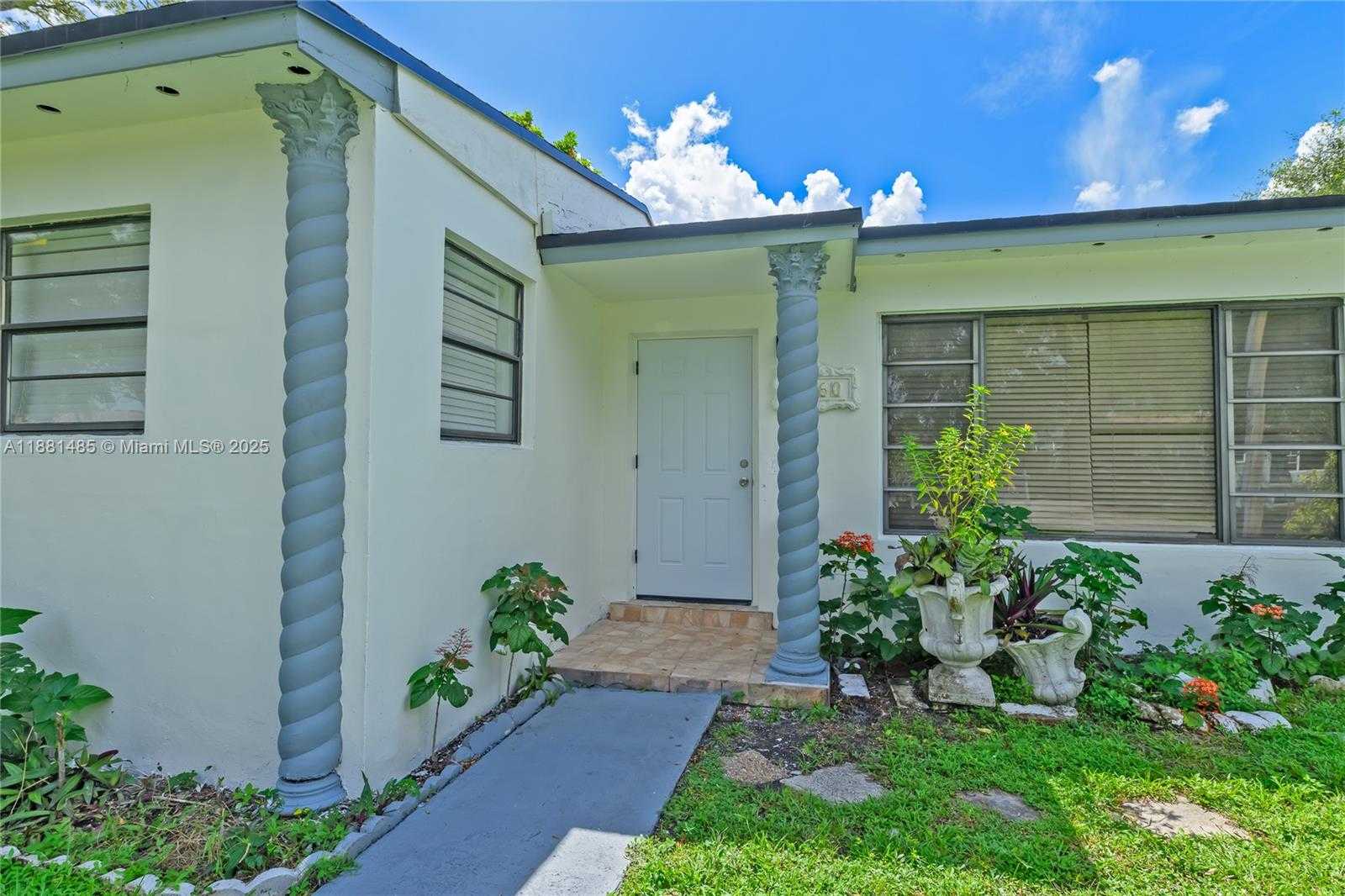 Small Image of 2960 NORTH WEST 165TH ST, Miami Gardens Number 4