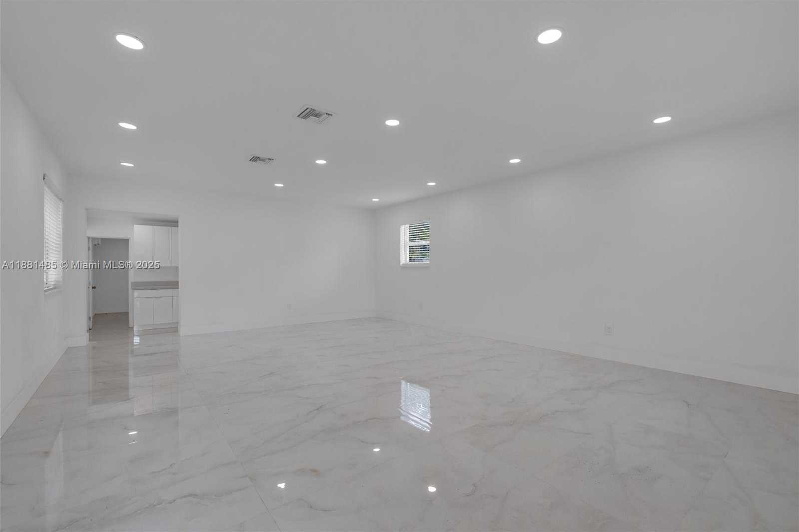 Small Image of 2960 NORTH WEST 165TH ST, Miami Gardens Number 5