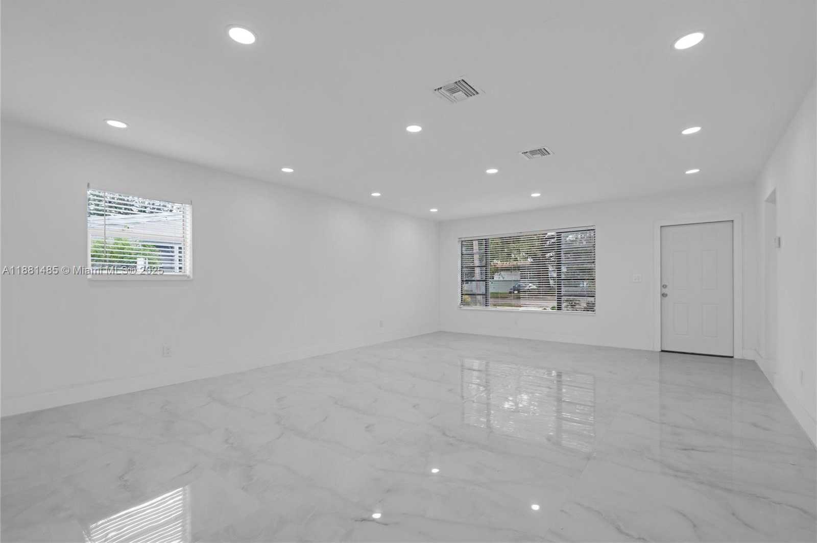 Small Image of 2960 NORTH WEST 165TH ST, Miami Gardens Number 7