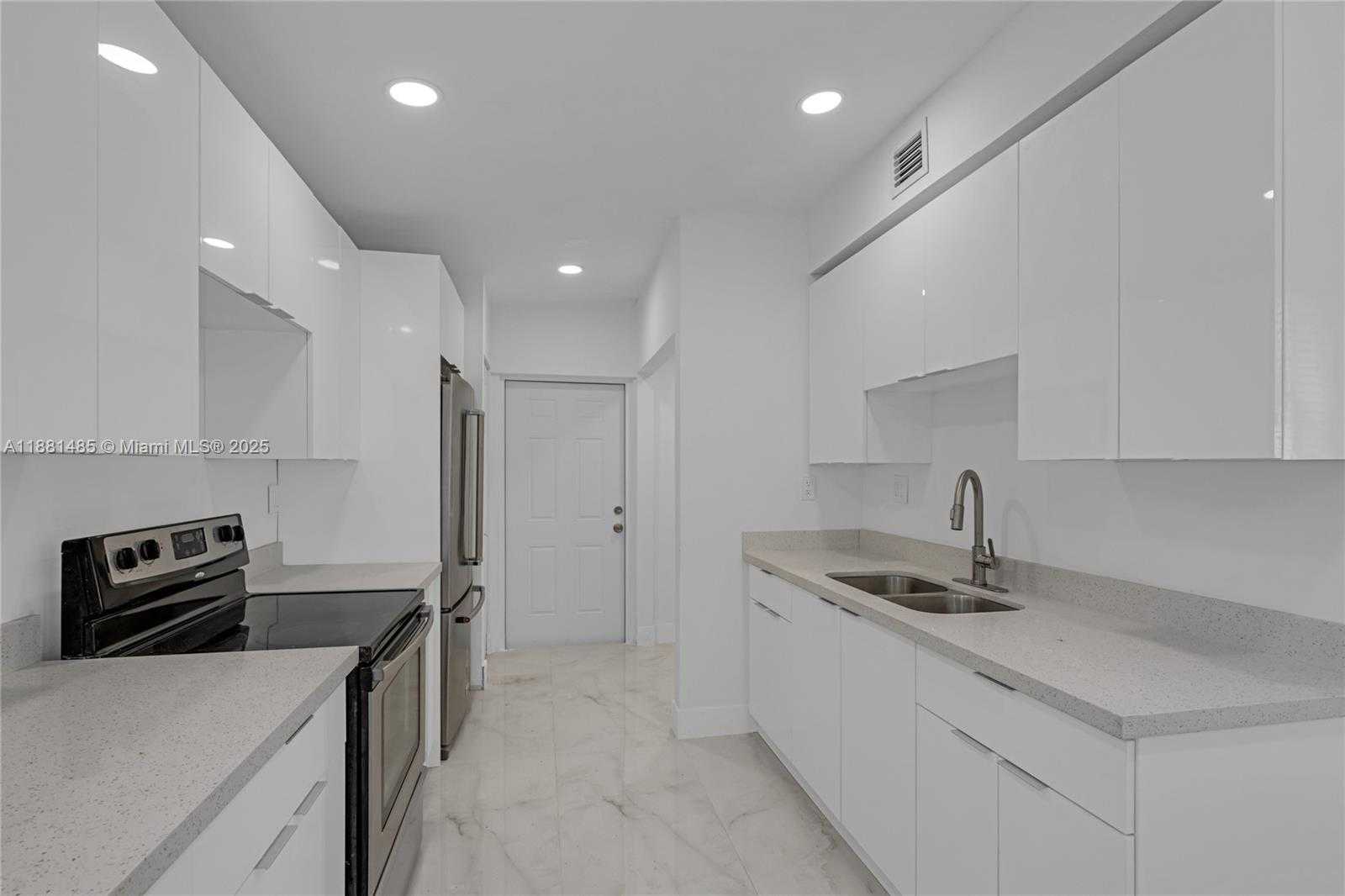 Small Image of 2960 NORTH WEST 165TH ST, Miami Gardens Number 8