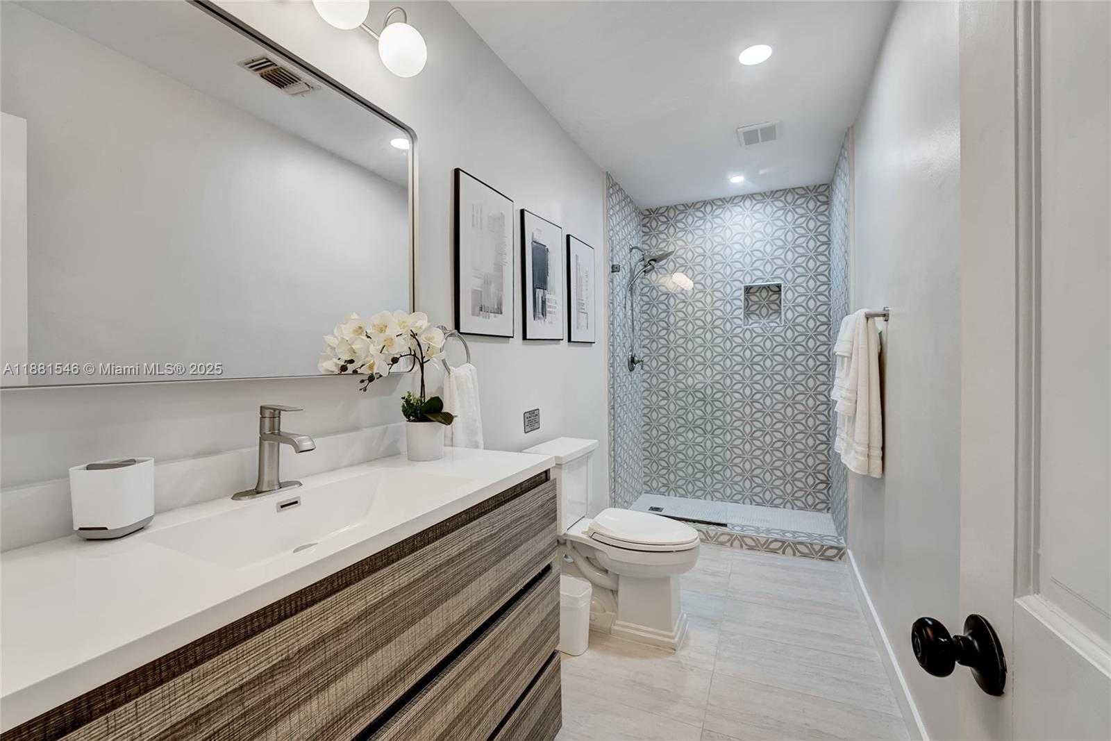 Small Image of 14330 SOUTH WEST 20TH ST, Davie Number 10