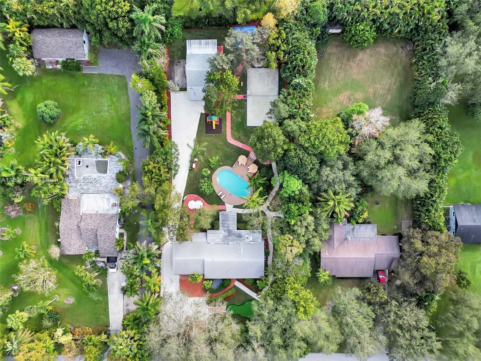 Small Image of 14330 SOUTH WEST 20TH ST, Davie Number 34