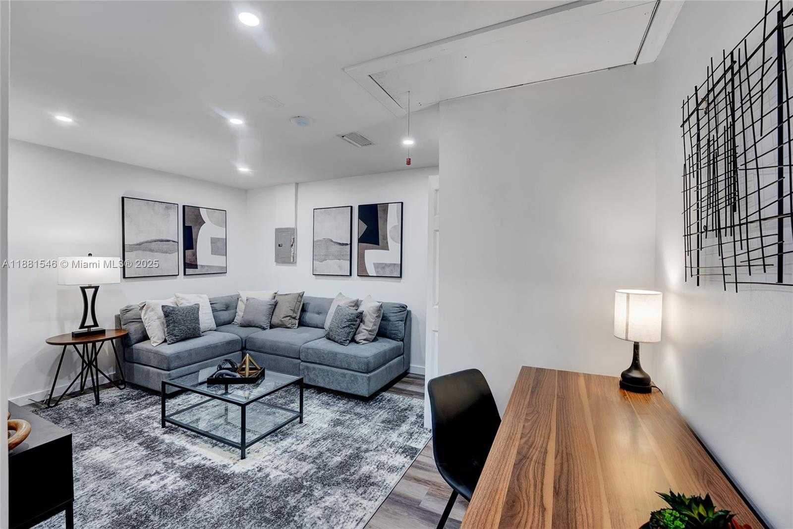 Small Image of 14330 SOUTH WEST 20TH ST, Davie Number 39