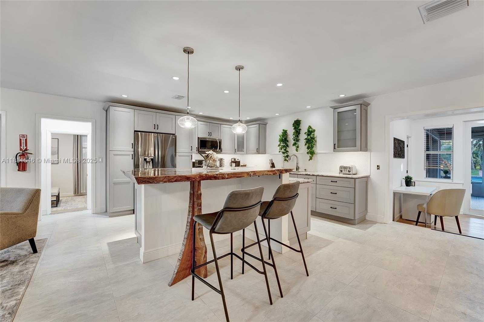 Small Image of 14330 SOUTH WEST 20TH ST, Davie Number 54
