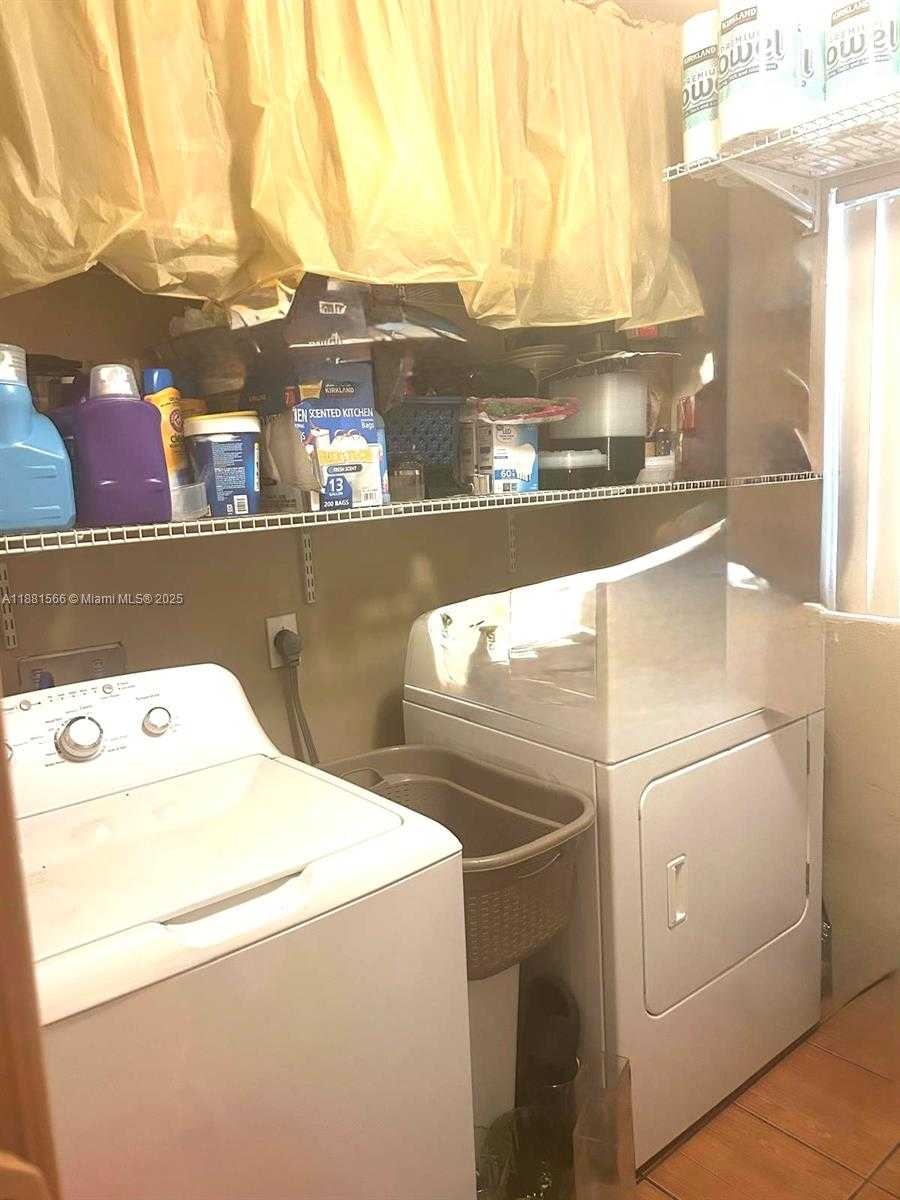 Small Image of 16350 NORTH WEST 37TH AVE, Miami Gardens Number 18