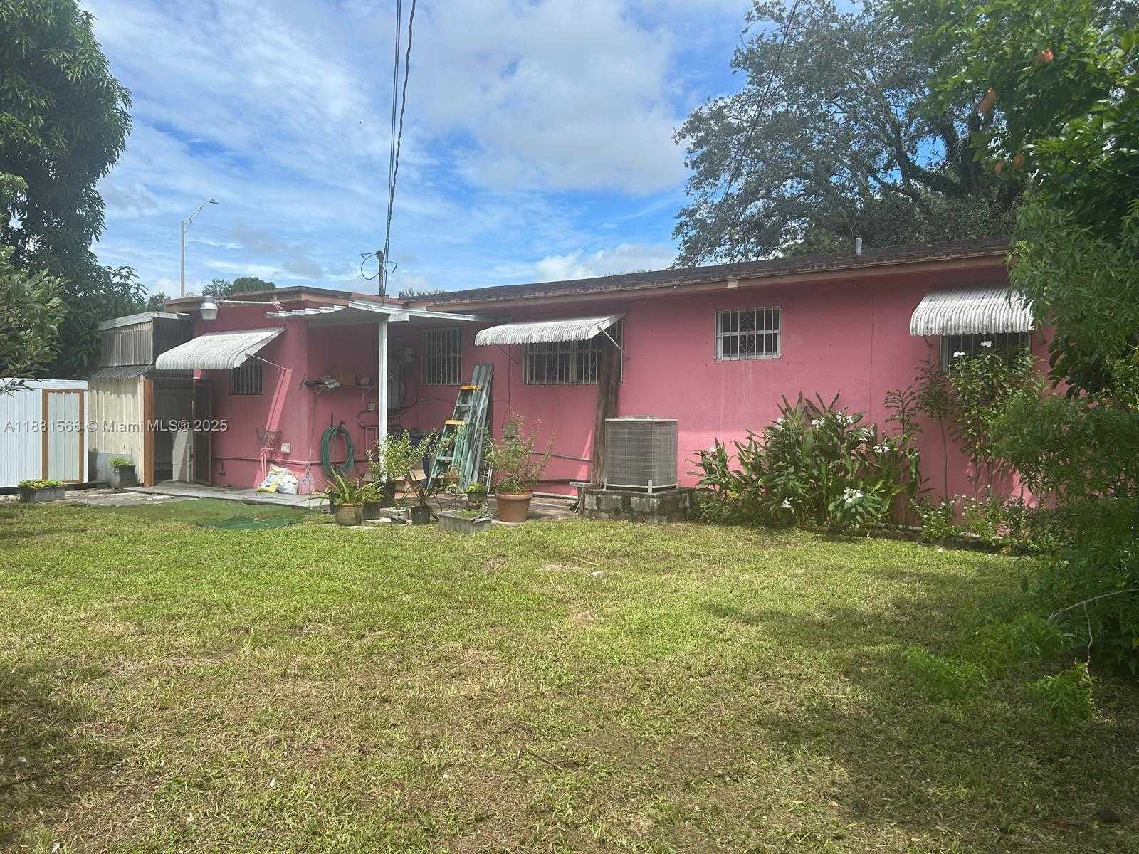 Small Image of 16350 NORTH WEST 37TH AVE, Miami Gardens Number 21