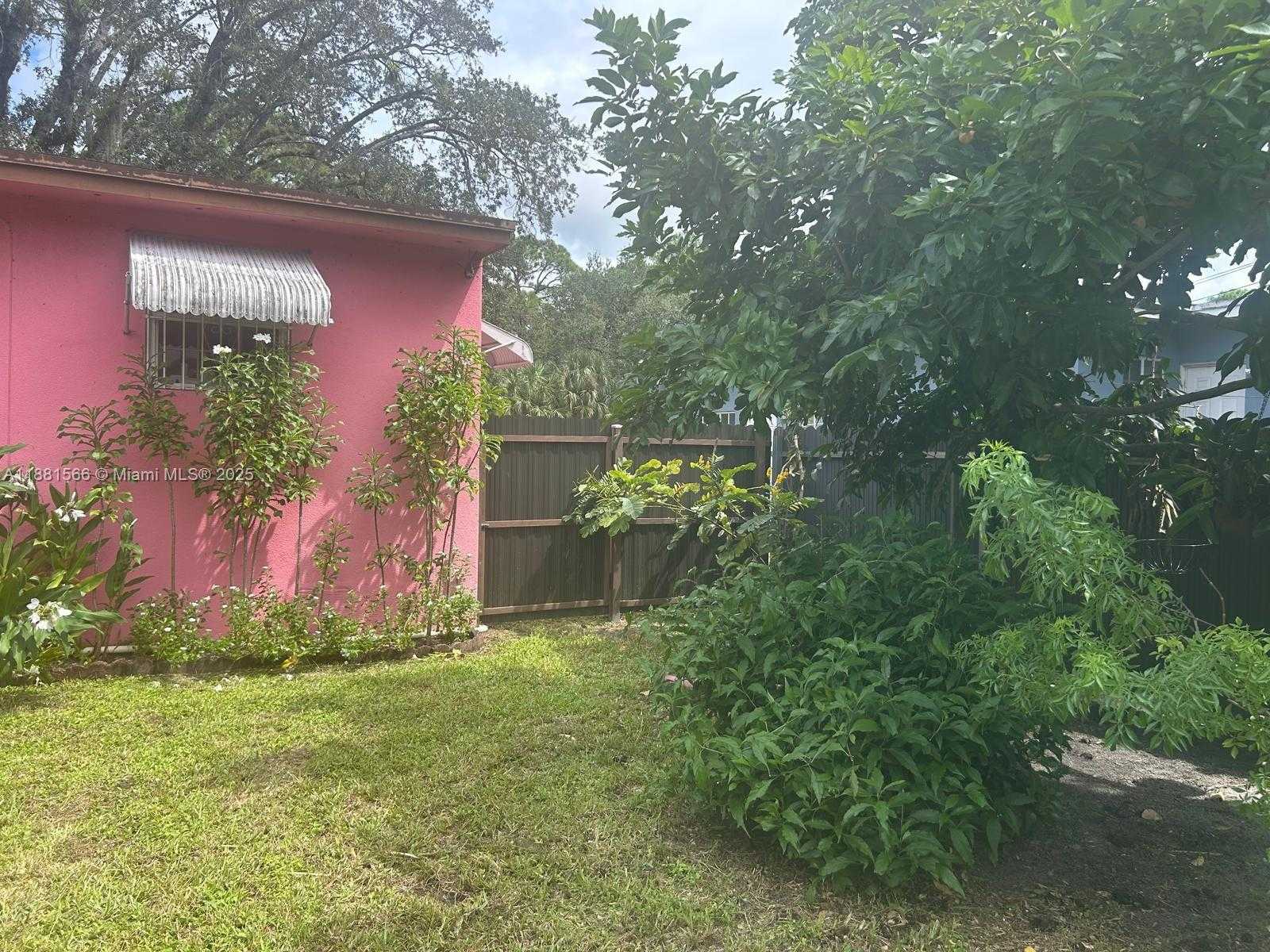 Small Image of 16350 NORTH WEST 37TH AVE, Miami Gardens Number 23