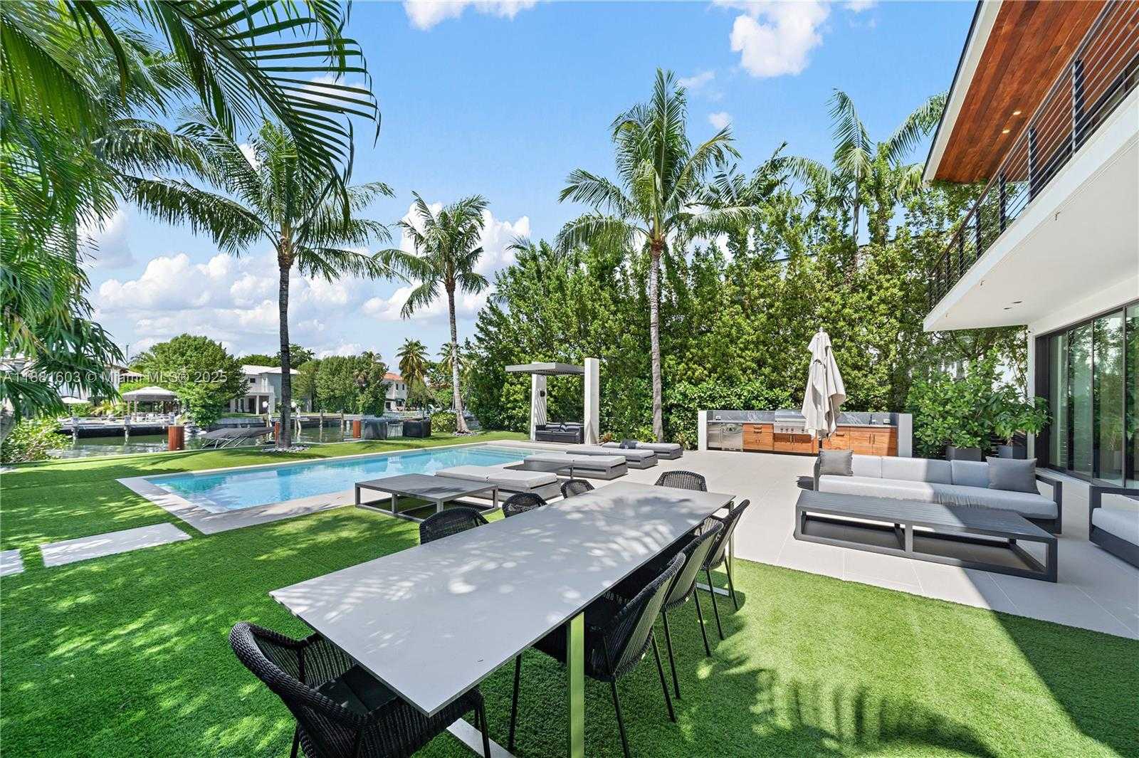 Small Image of 4510 PRAIRIE AVE, Miami Beach Number 6