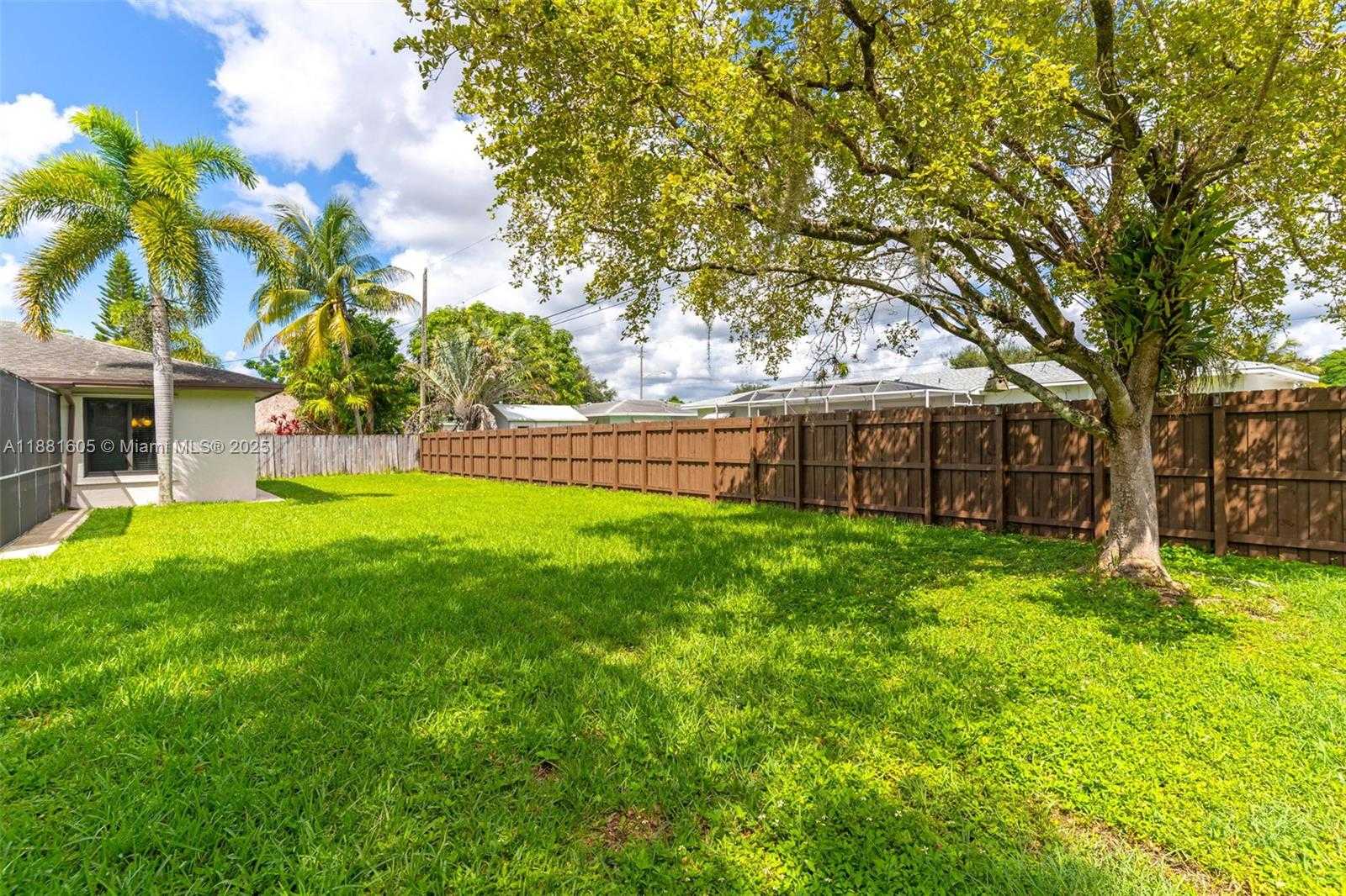 Small Image of 407 NORTH WEST 18TH ST, Homestead Number 4