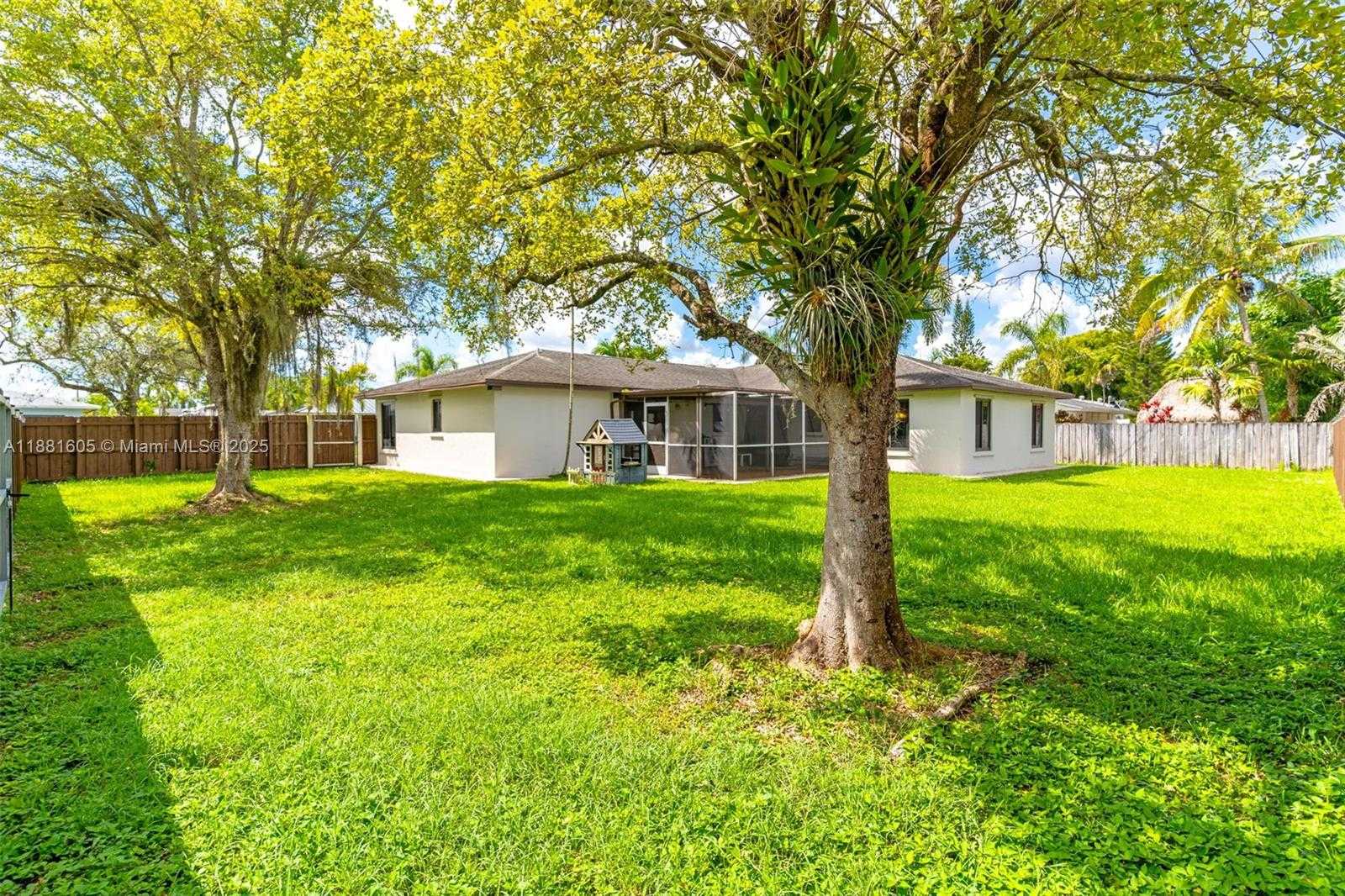 Small Image of 407 NORTH WEST 18TH ST, Homestead Number 5